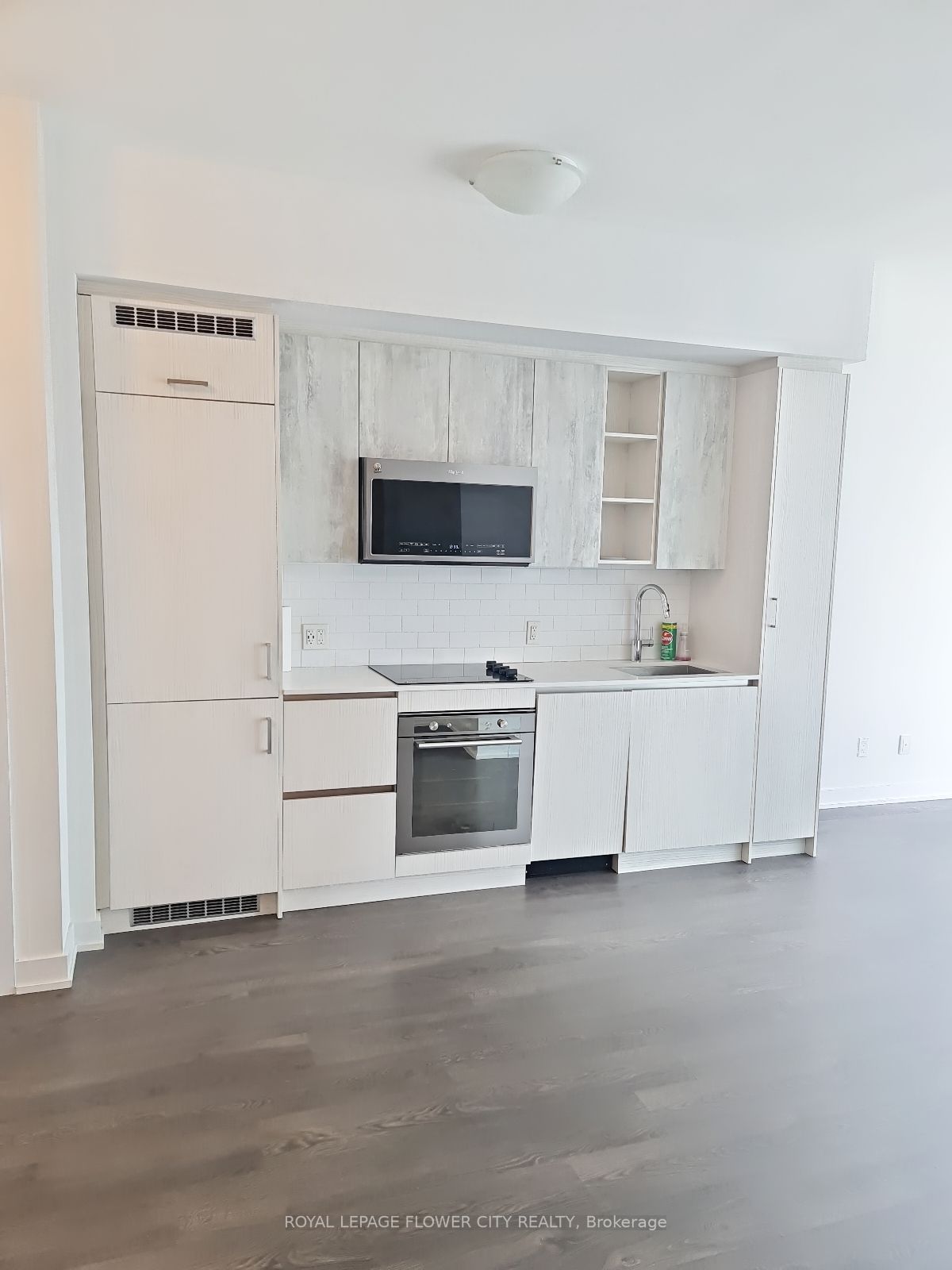 251 Manitoba St, #1113