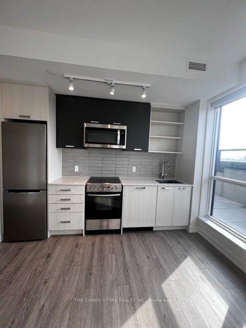2300 St. Clair Avenue W #905