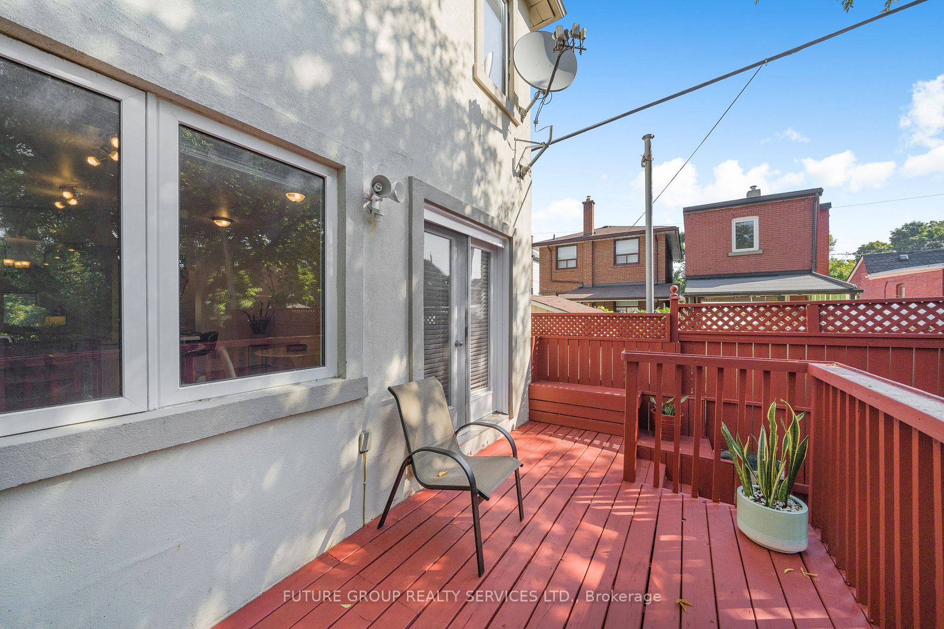 12 Ruthven Pl