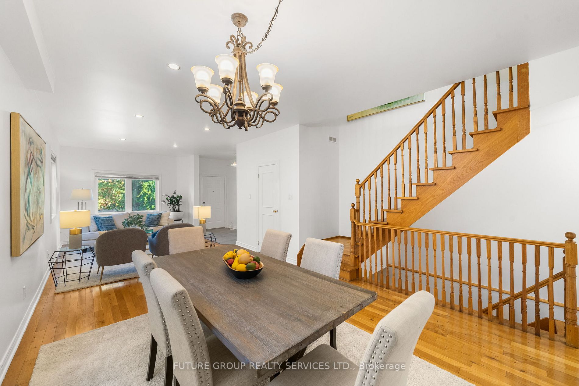 12 Ruthven Pl