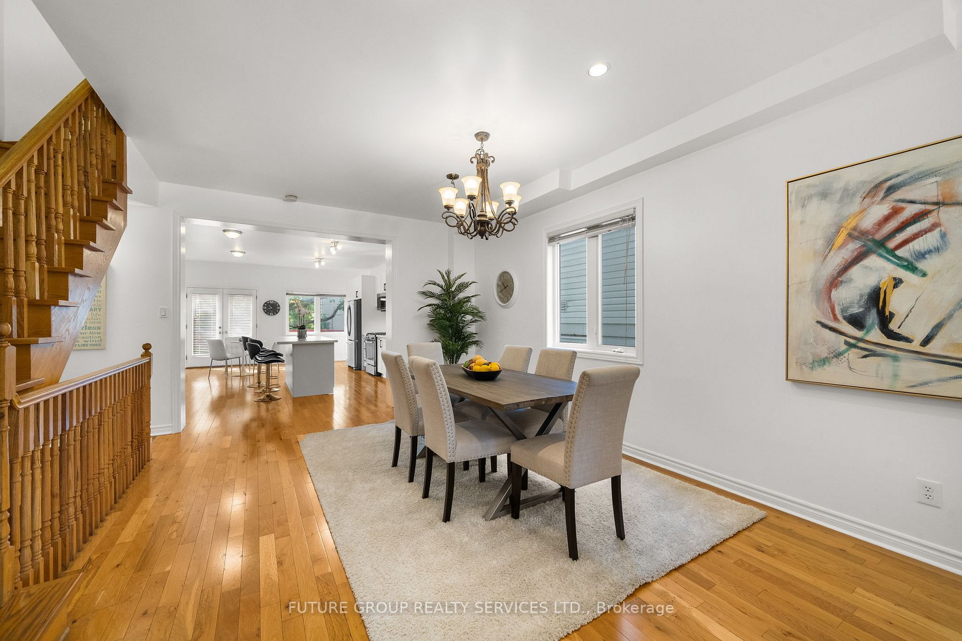 12 Ruthven Pl