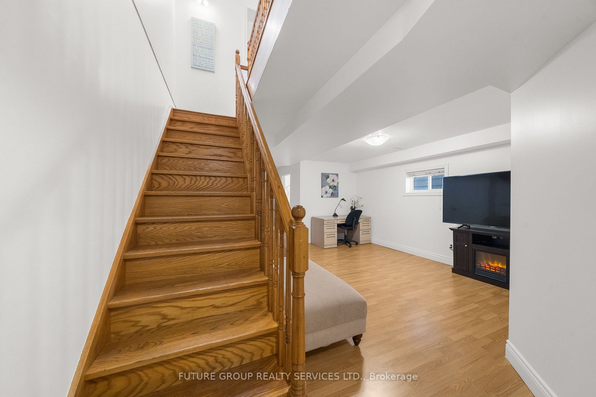 12 Ruthven Pl