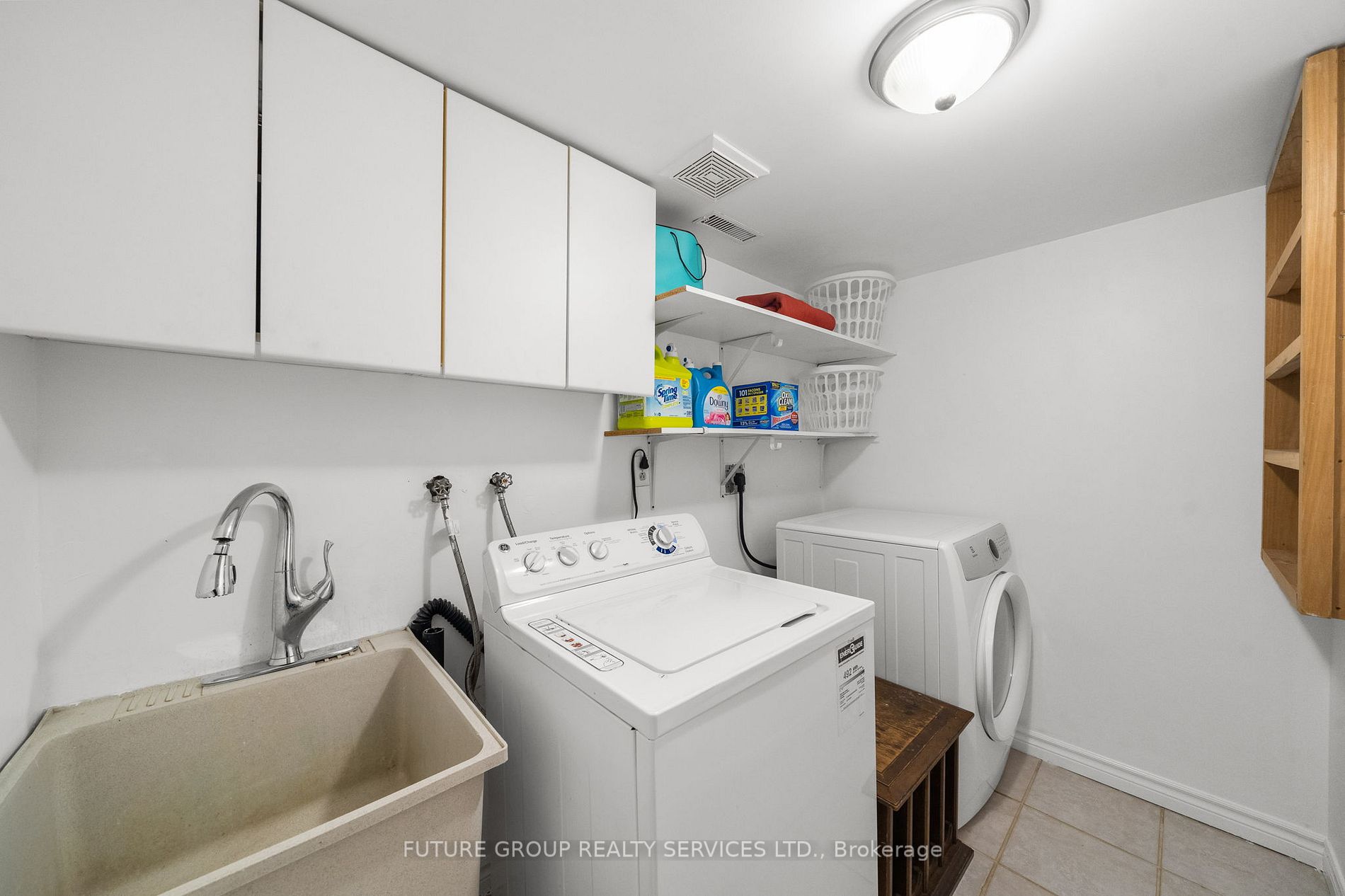 12 Ruthven Pl