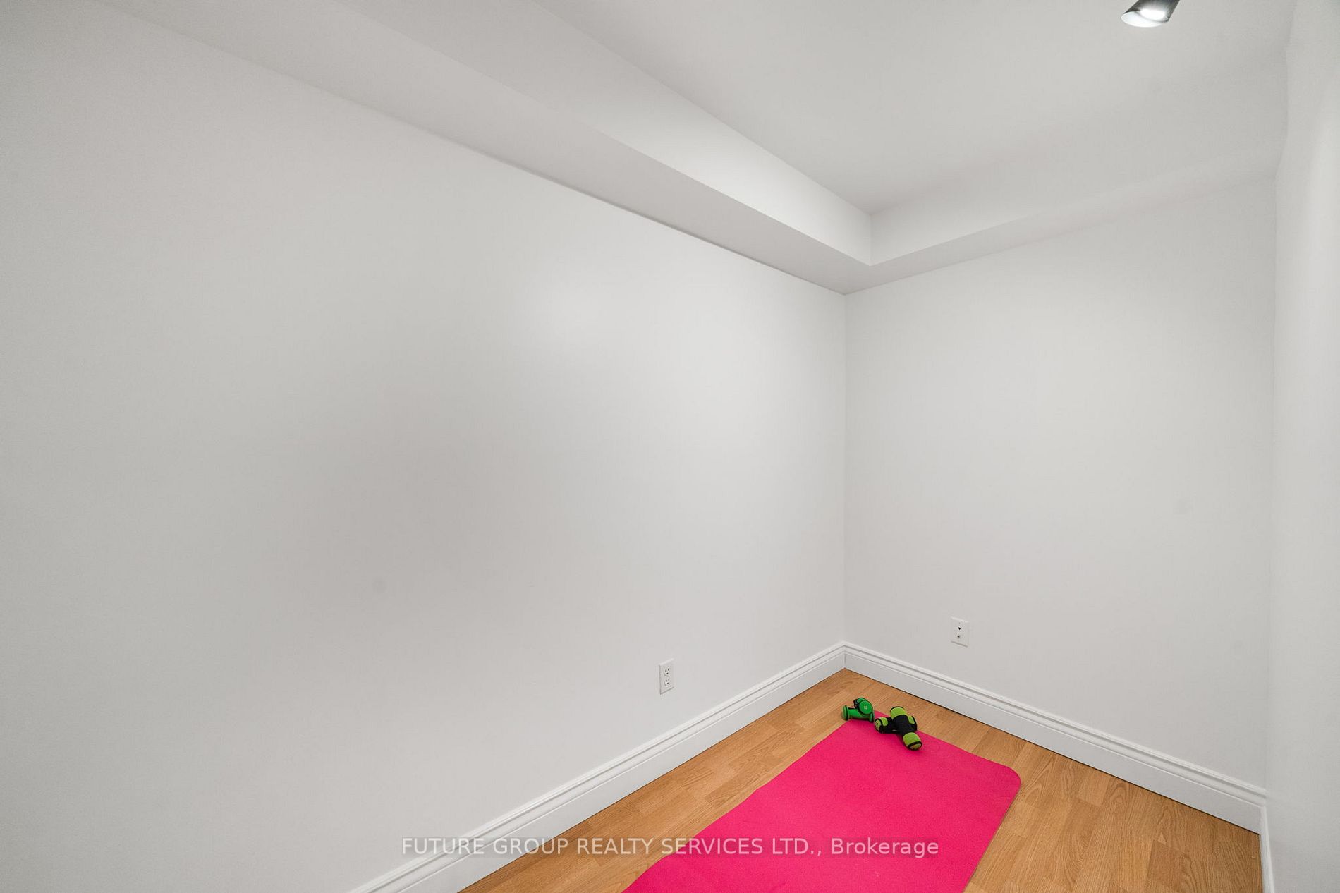 12 Ruthven Pl