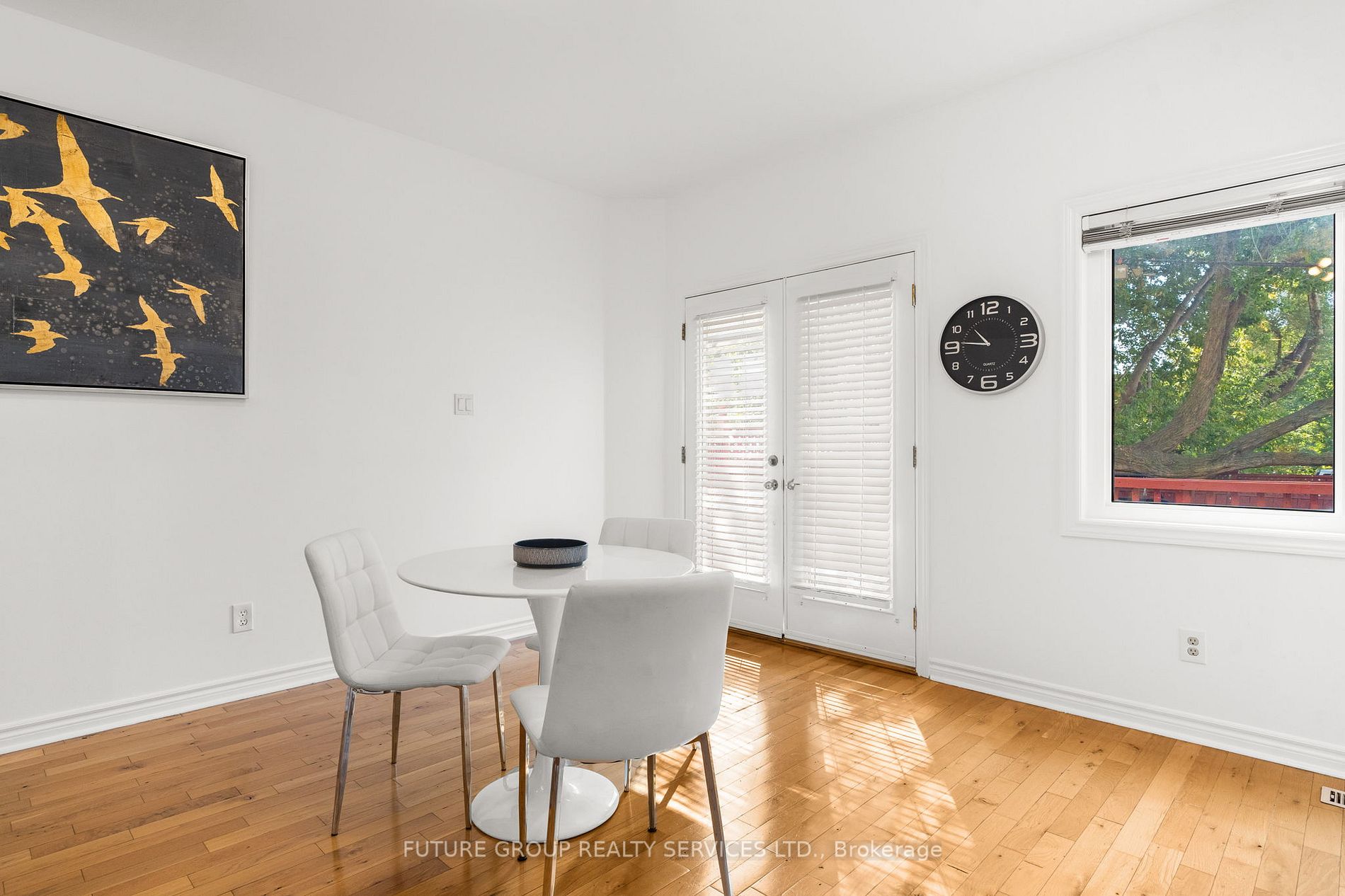 12 Ruthven Pl