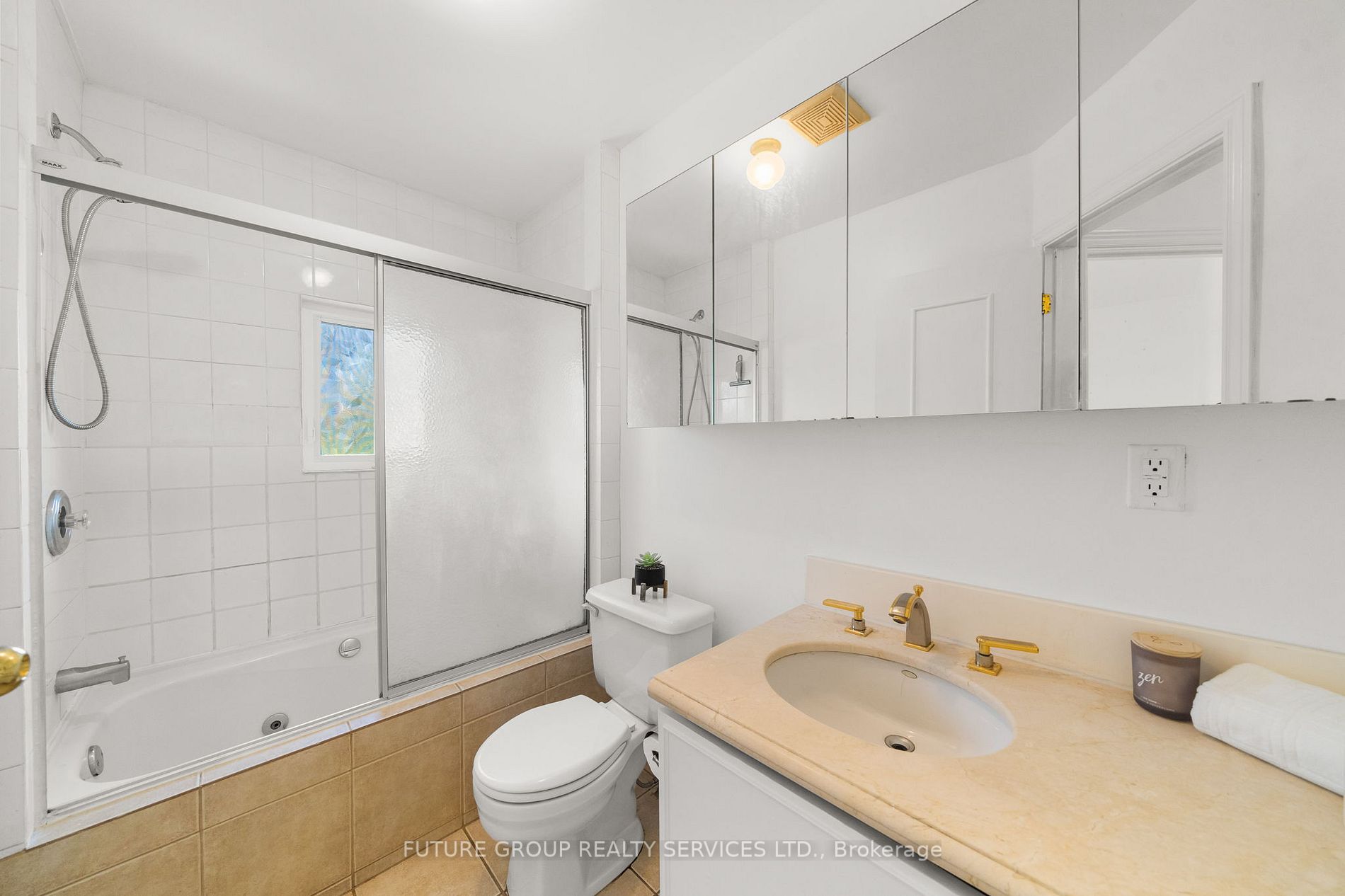 12 Ruthven Pl