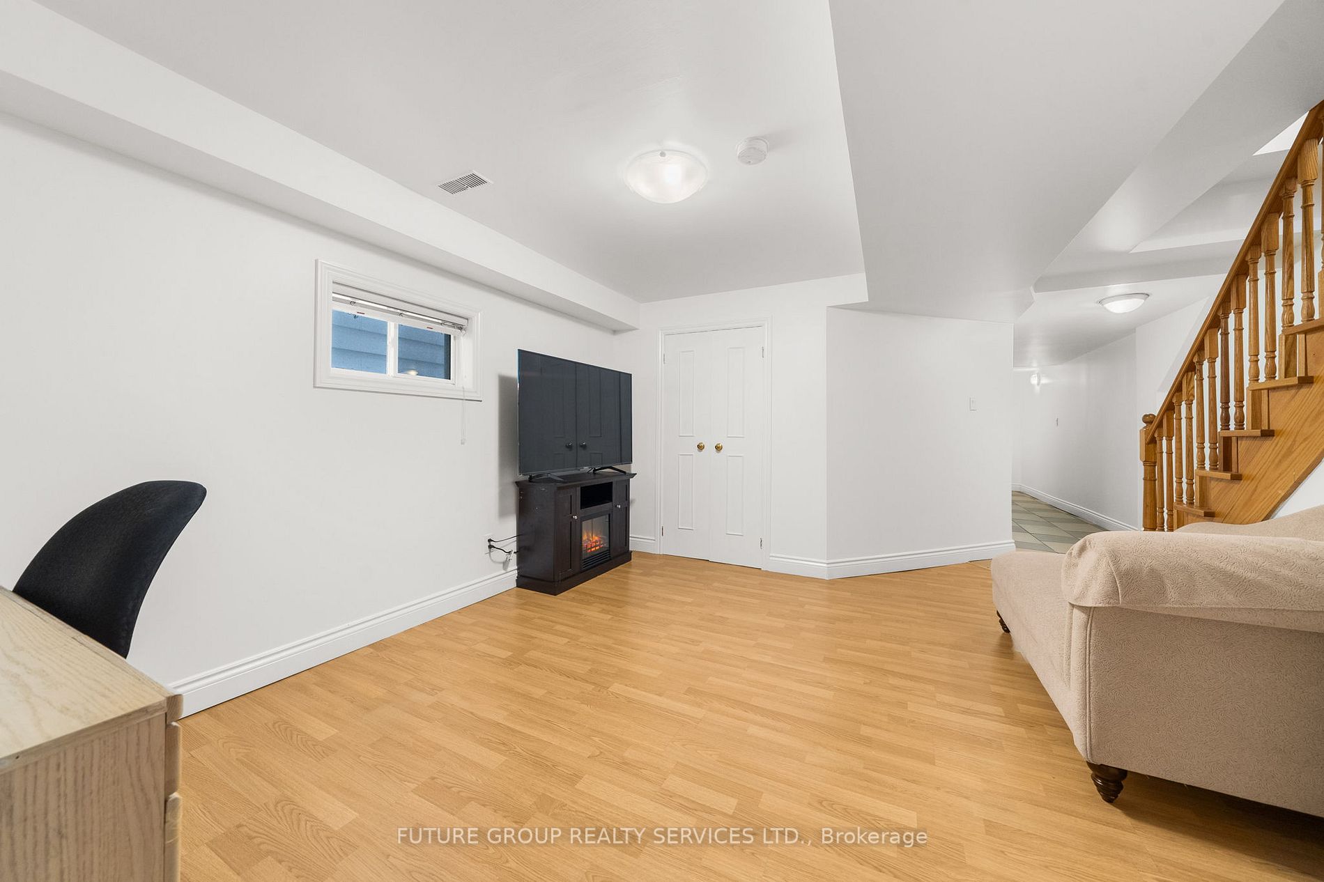 12 Ruthven Pl