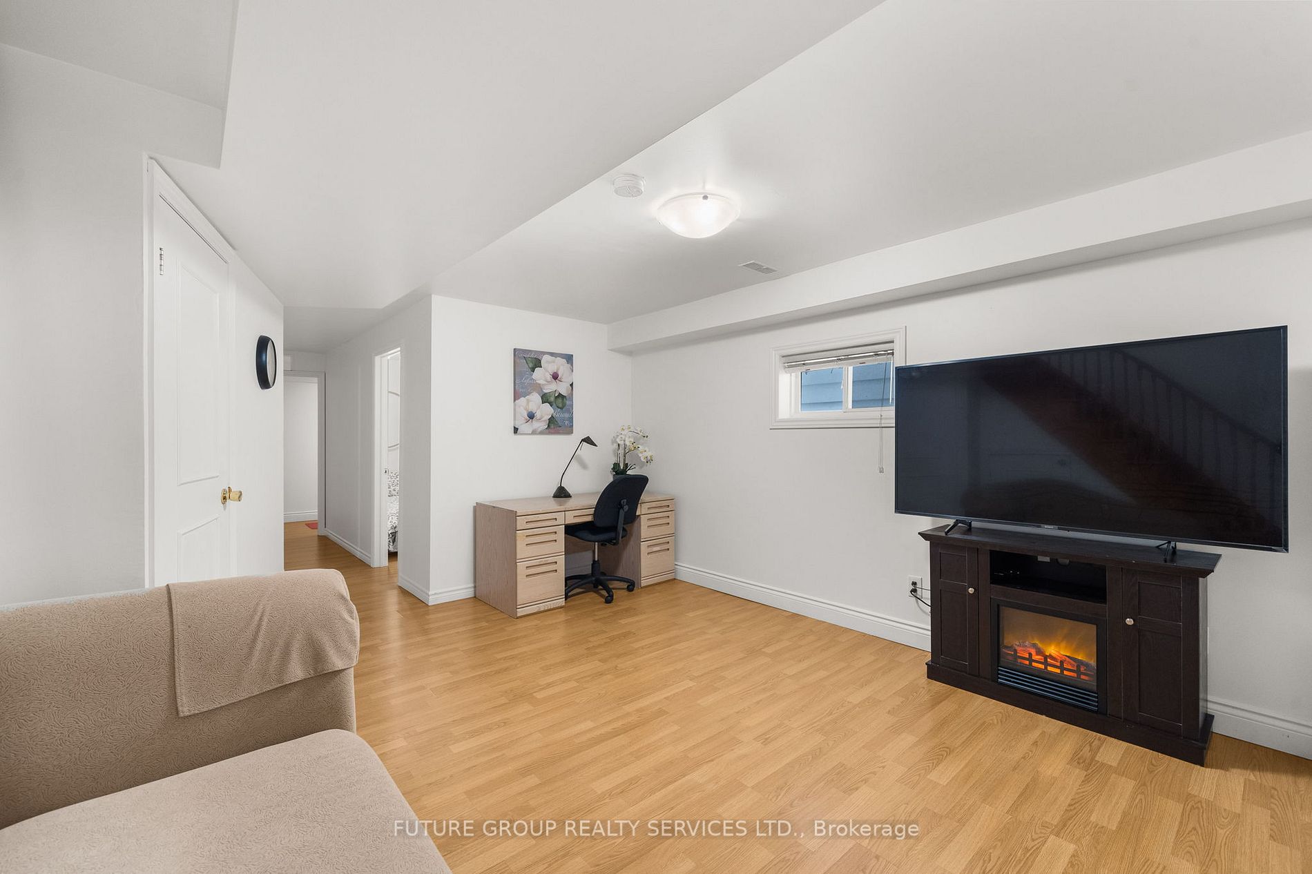12 Ruthven Pl