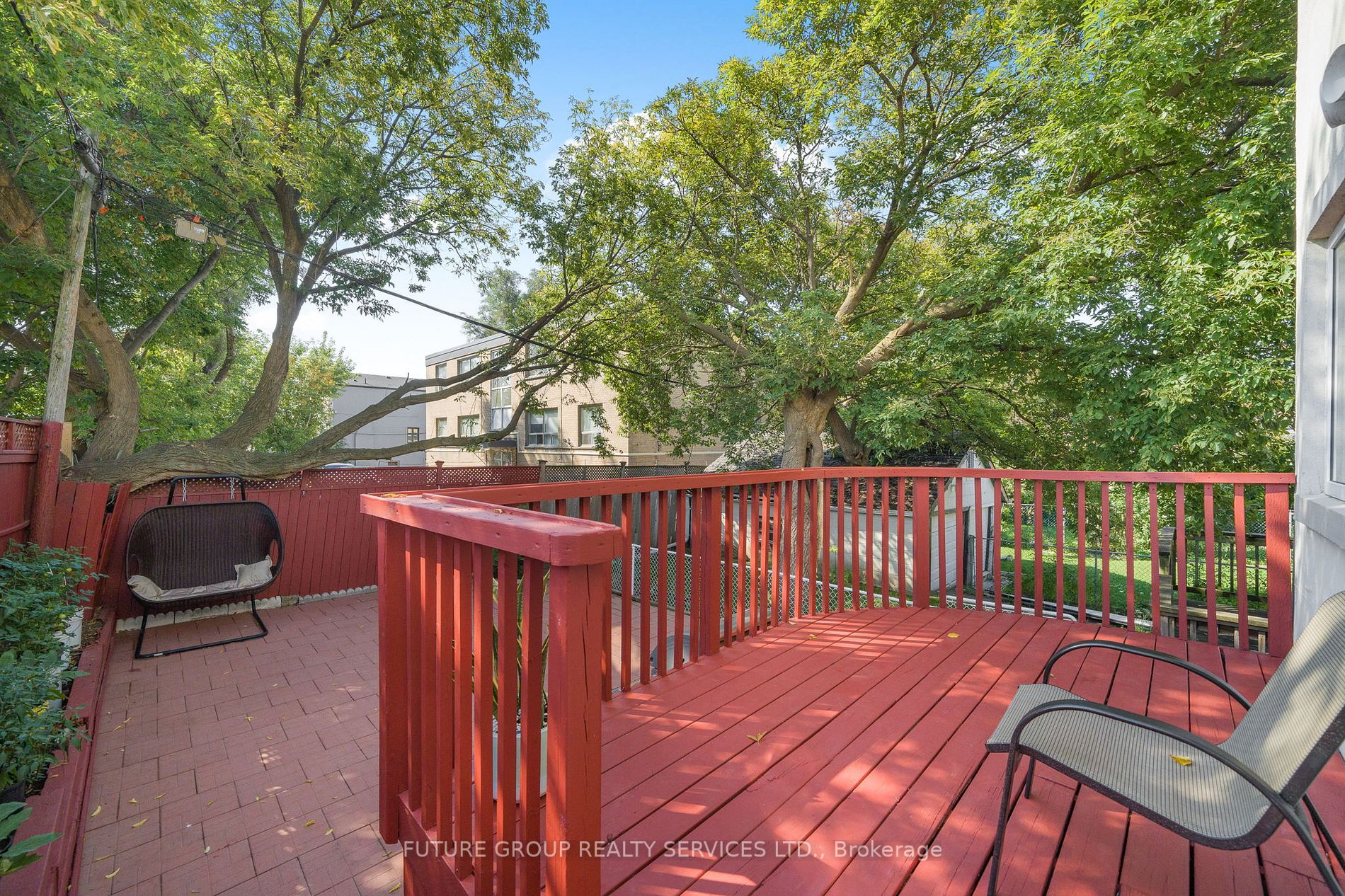 12 Ruthven Pl