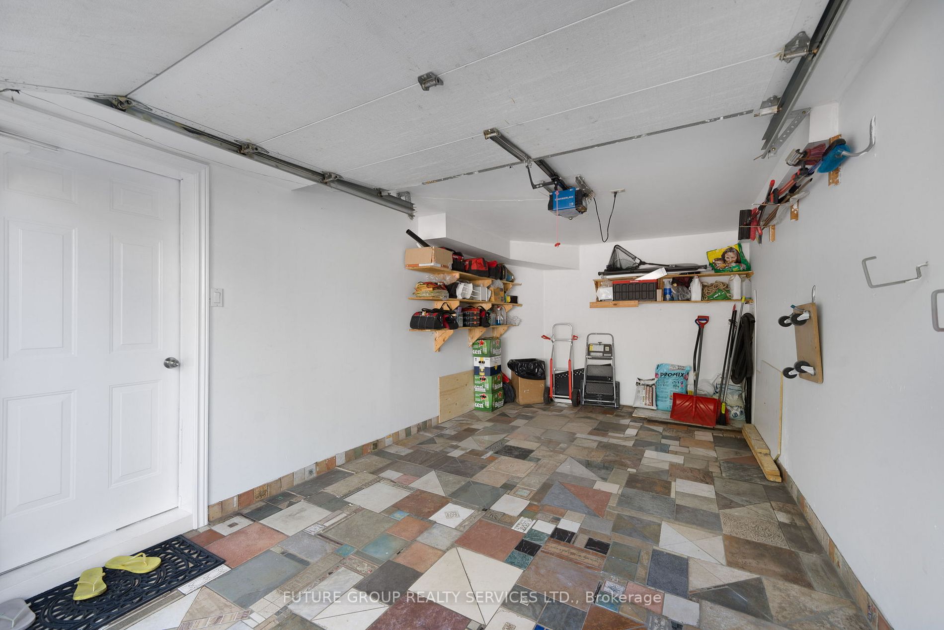12 Ruthven Pl