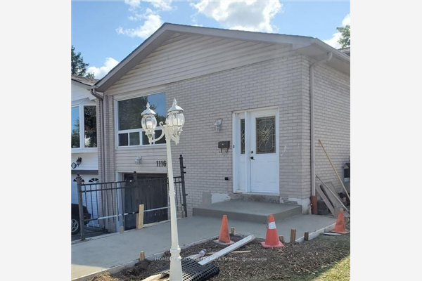 1116 Shadeland Dr, Mississauga