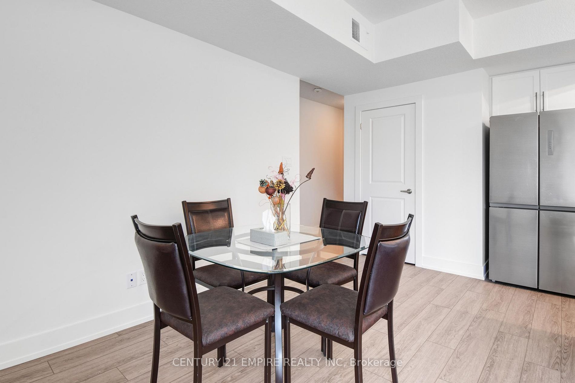 17 Centre St, #304