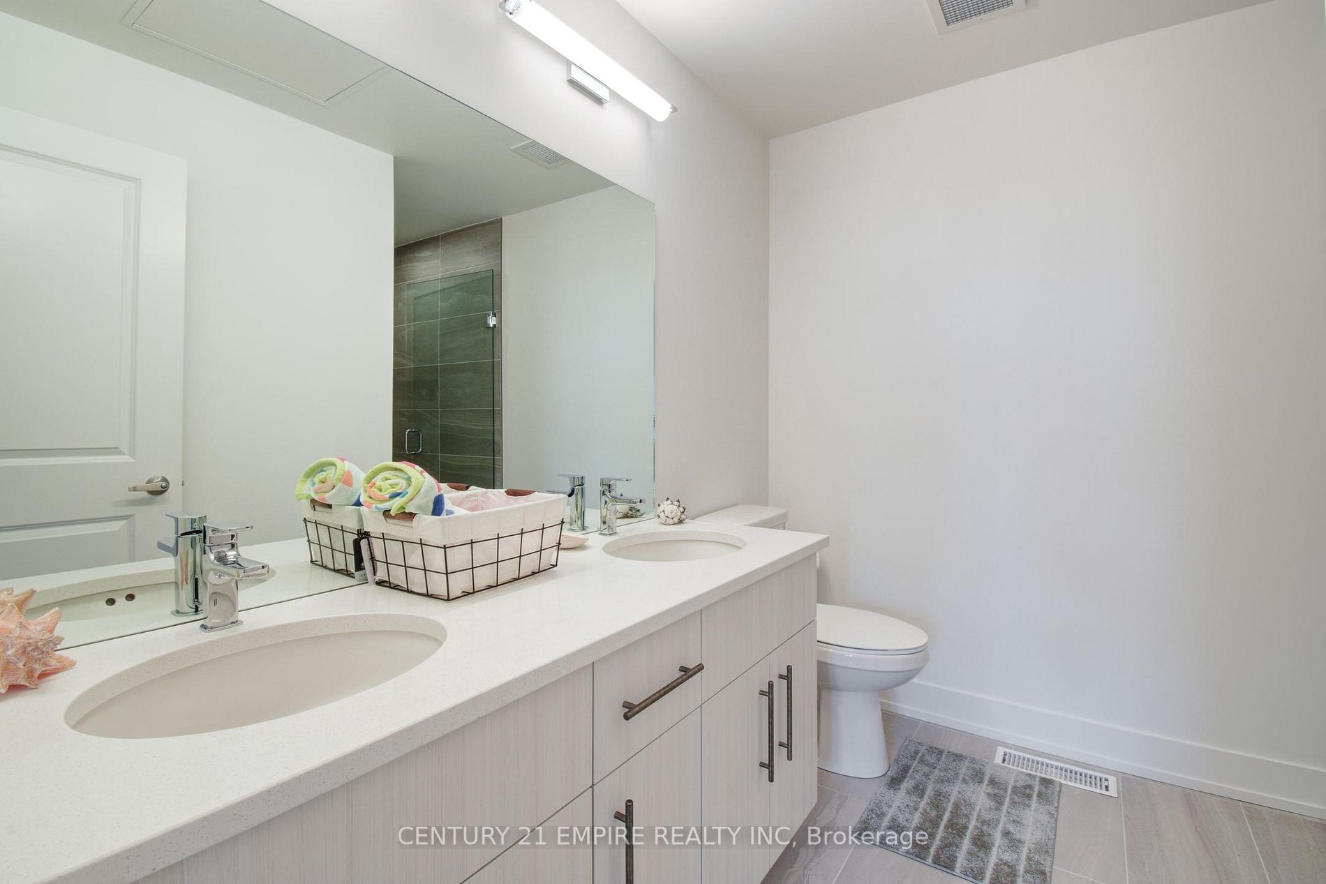 17 Centre St, #304
