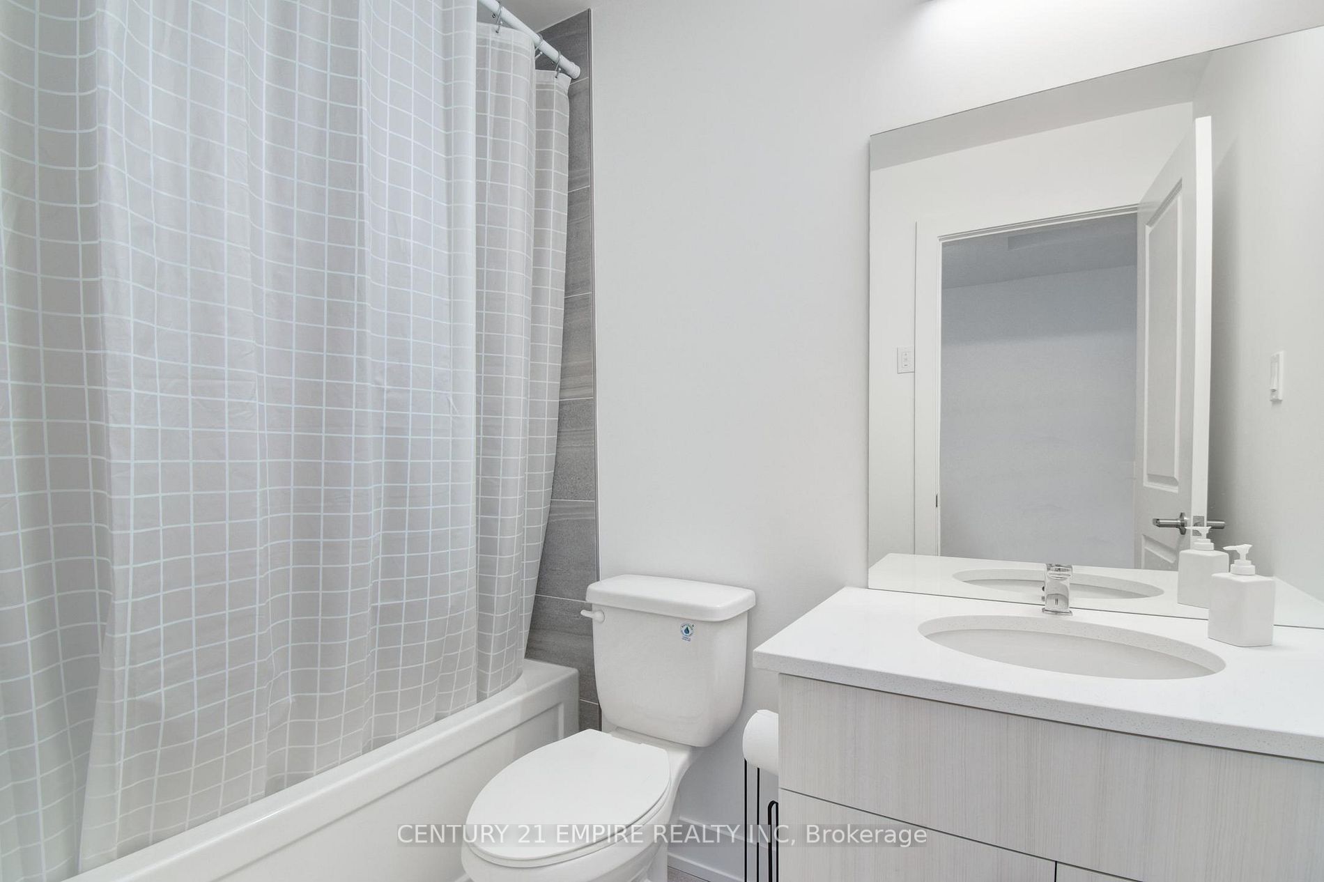 17 Centre St, #304