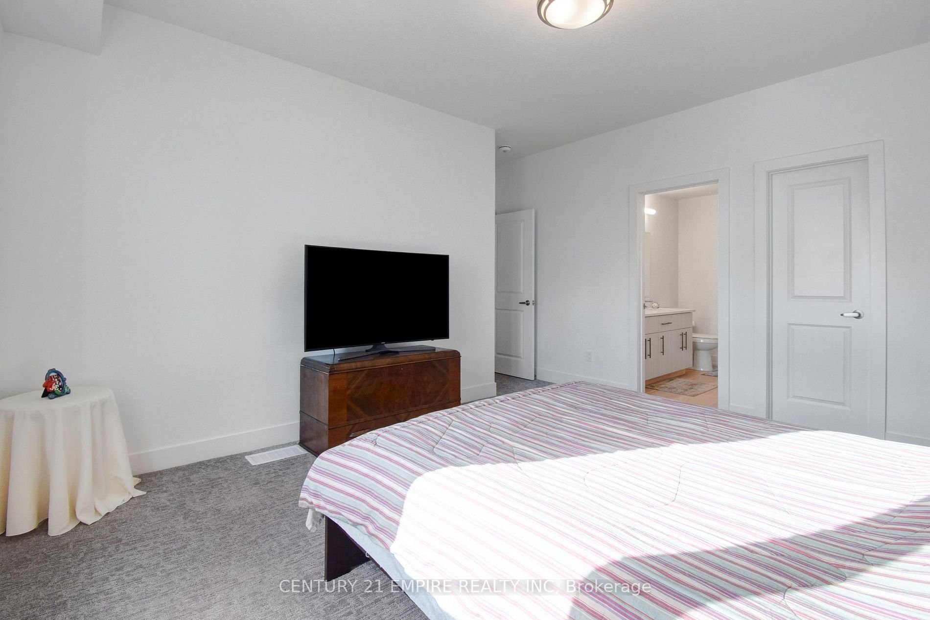 17 Centre St, #304