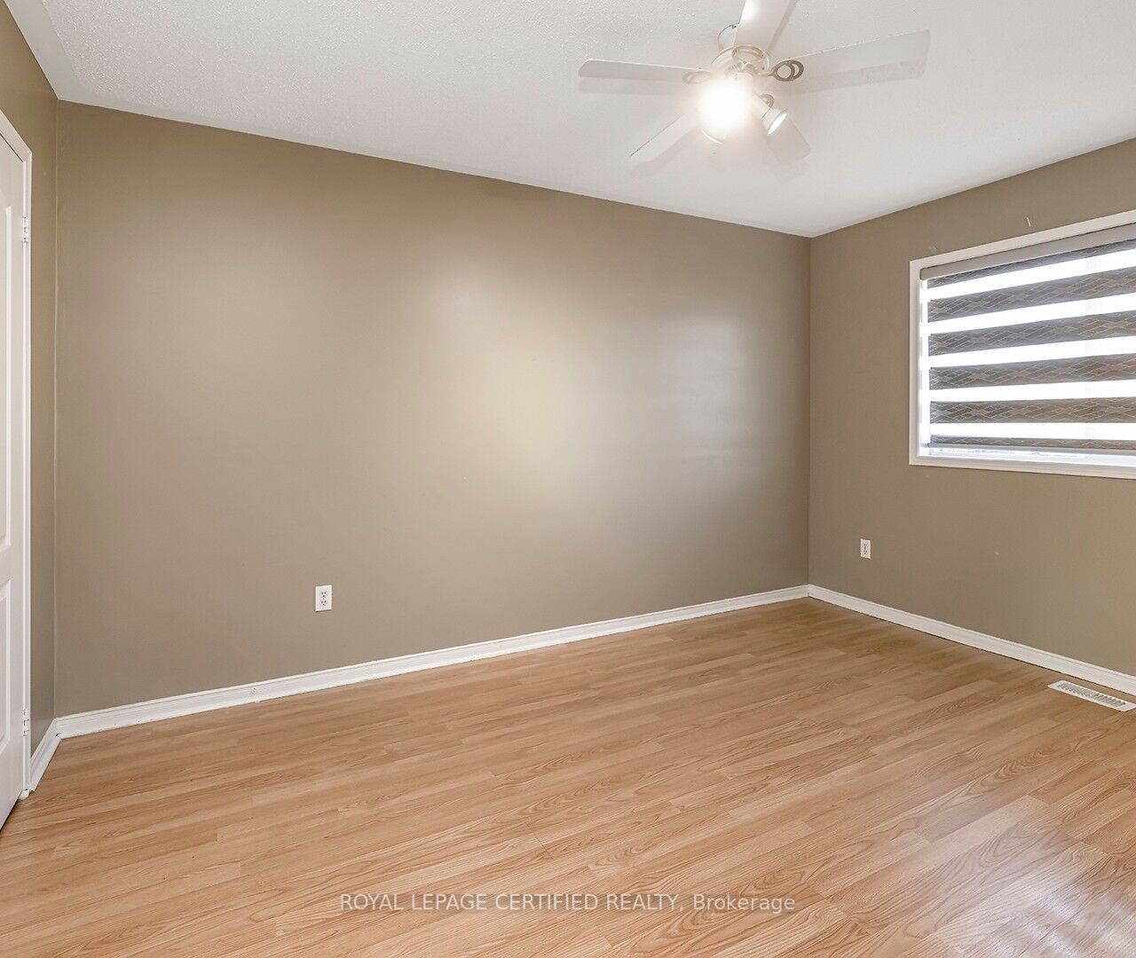 33 Willow Park Dr