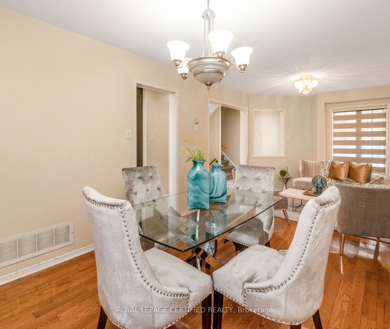 33 Willow Park Dr