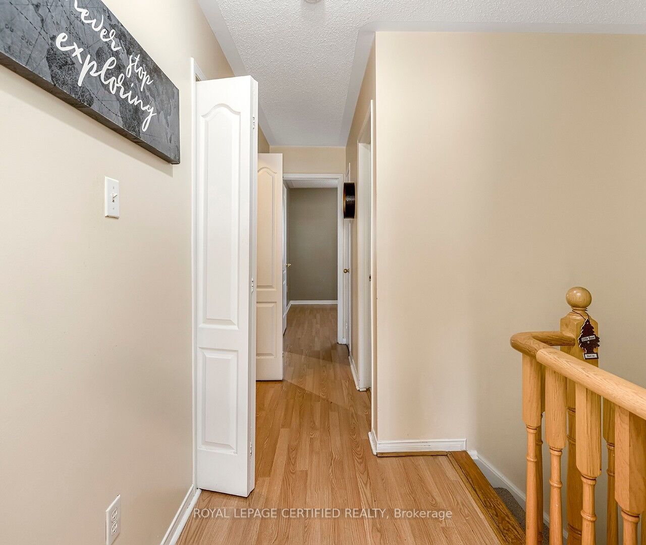 33 Willow Park Dr