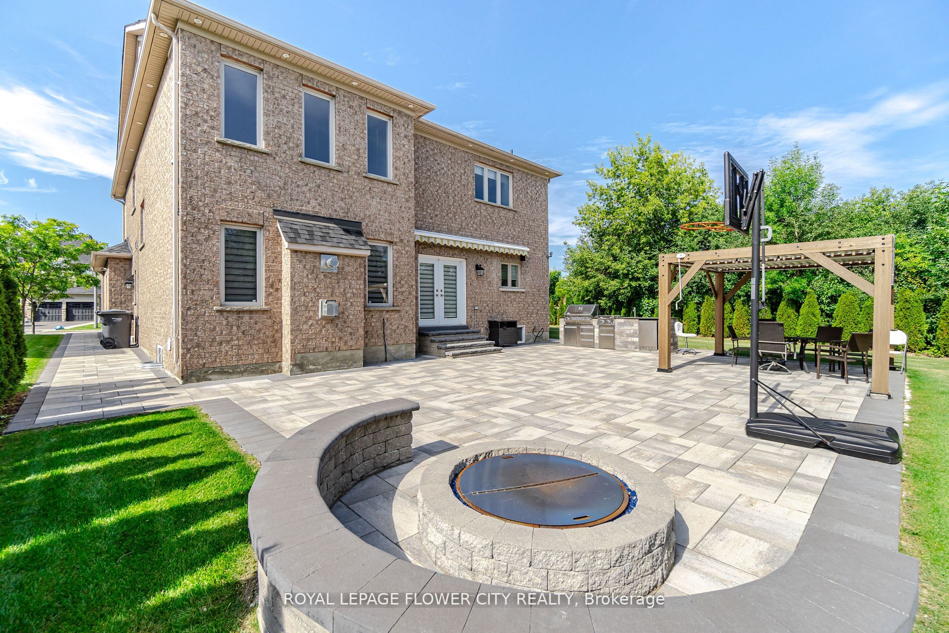 36 Louvain Dr