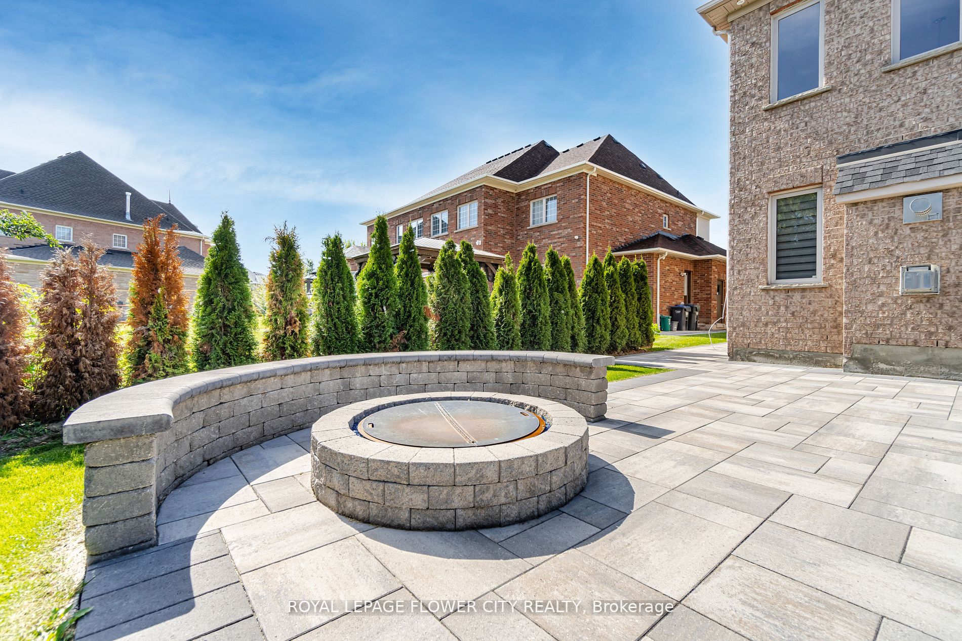 36 Louvain Dr
