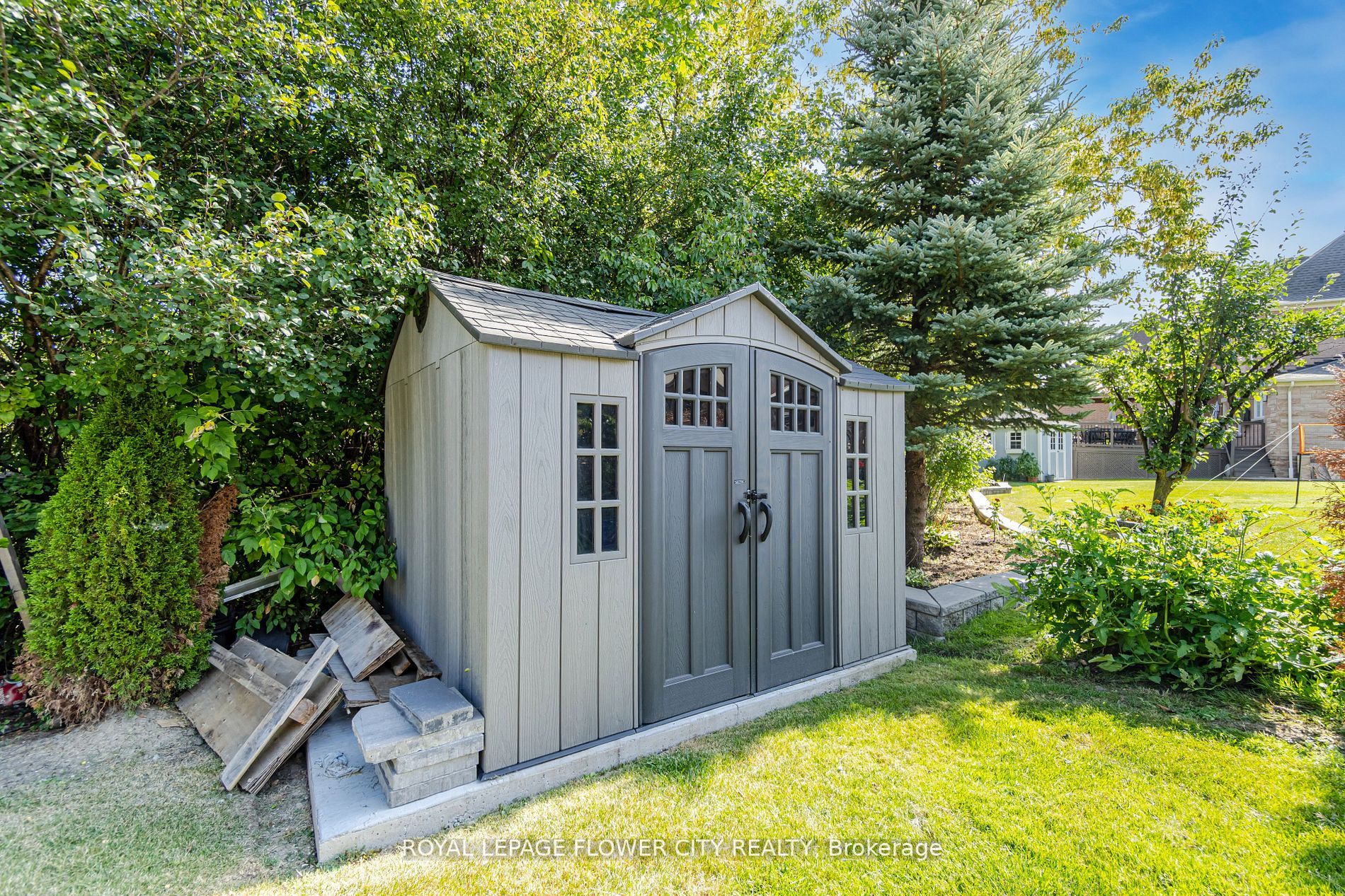 36 Louvain Dr