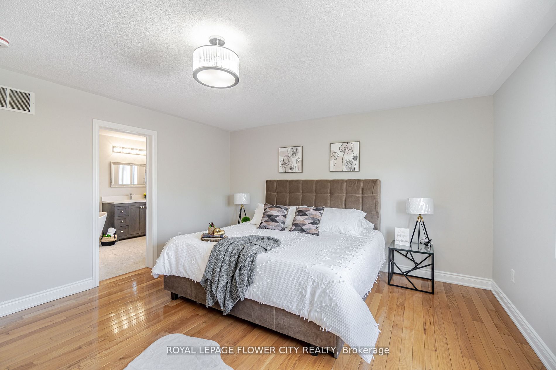 36 Louvain Dr