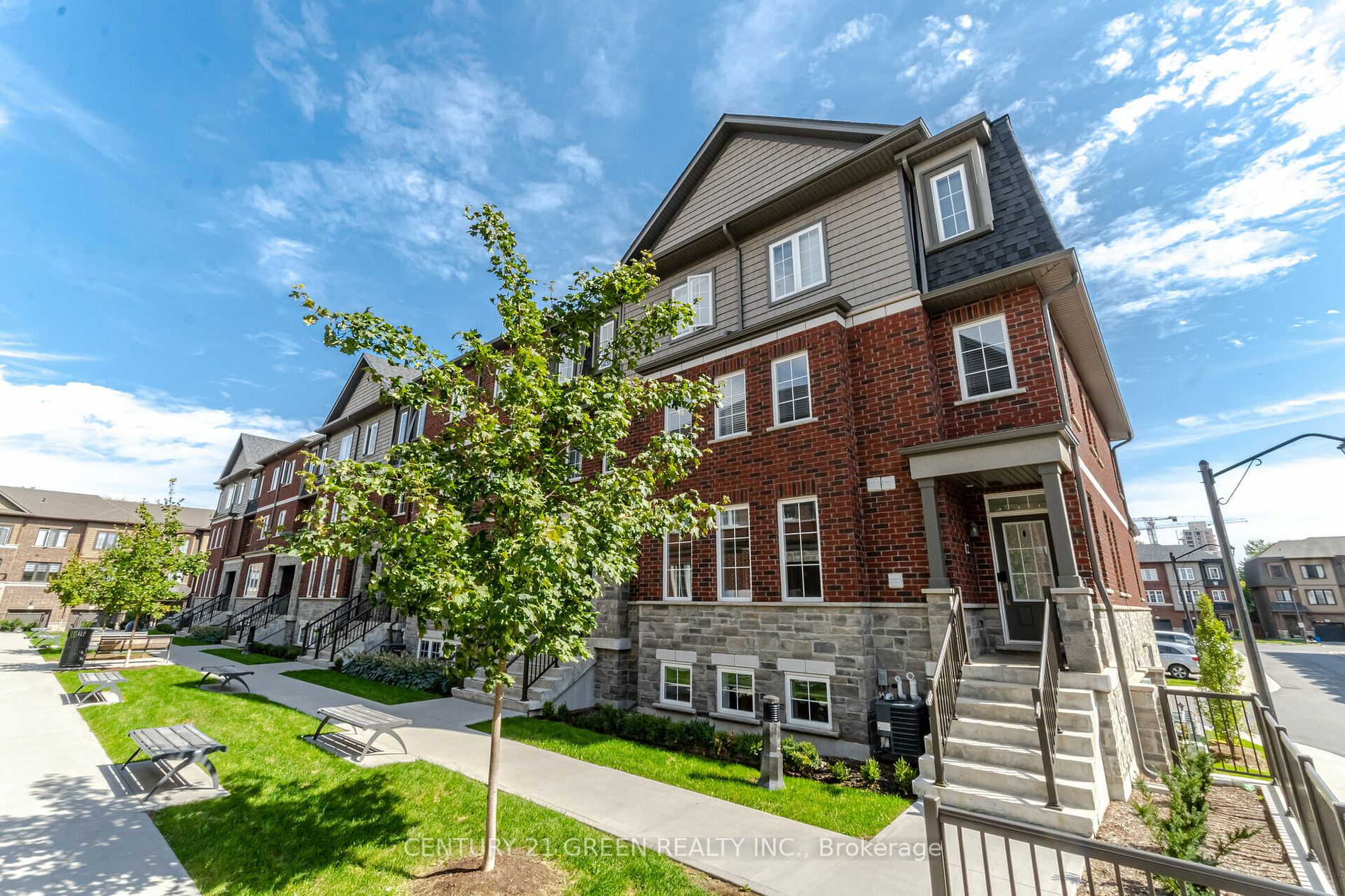 445 Ontario Street S, #132