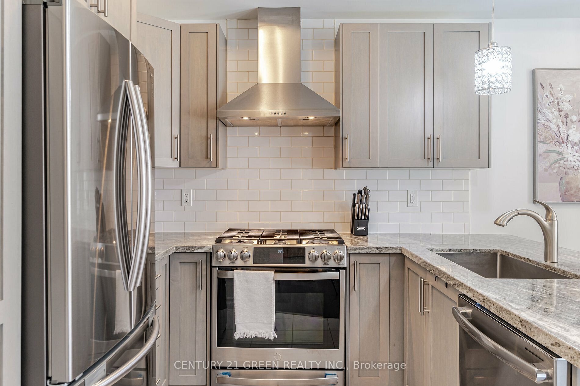 445 Ontario Street S, #132