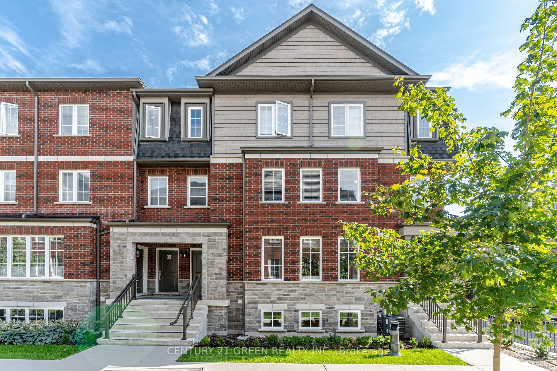 445 Ontario Street S, #132