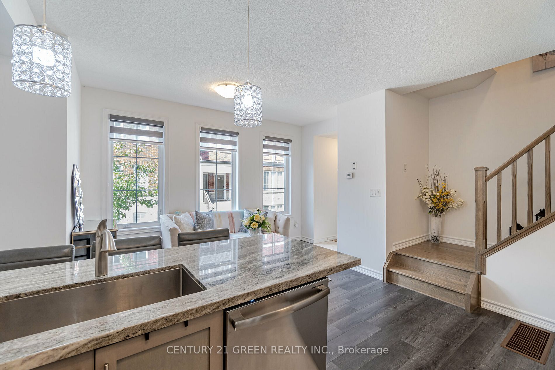 445 Ontario Street S, #132
