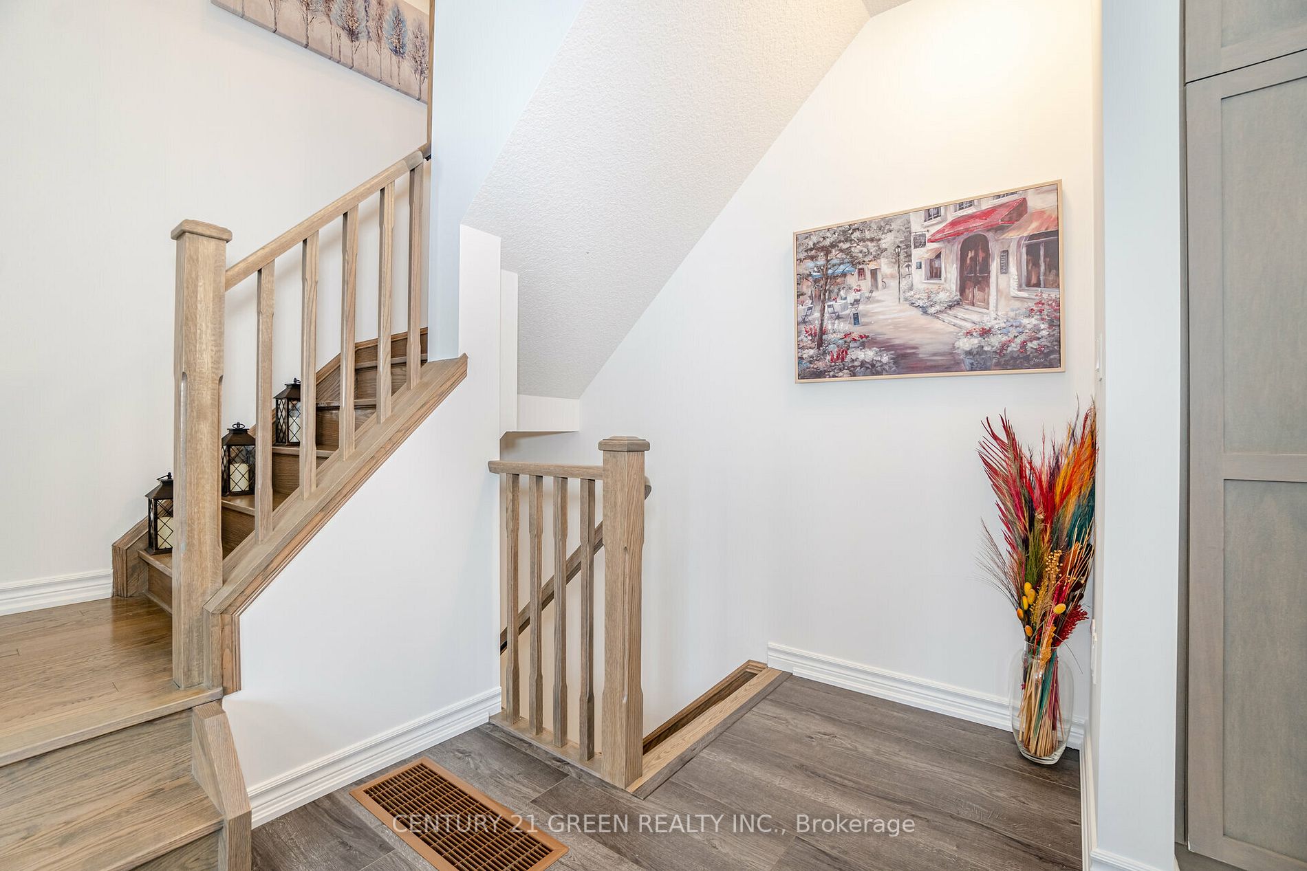 445 Ontario Street S, #132