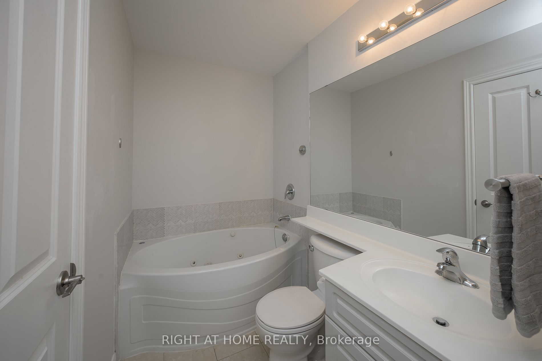 50 Old Mill Rd, #706