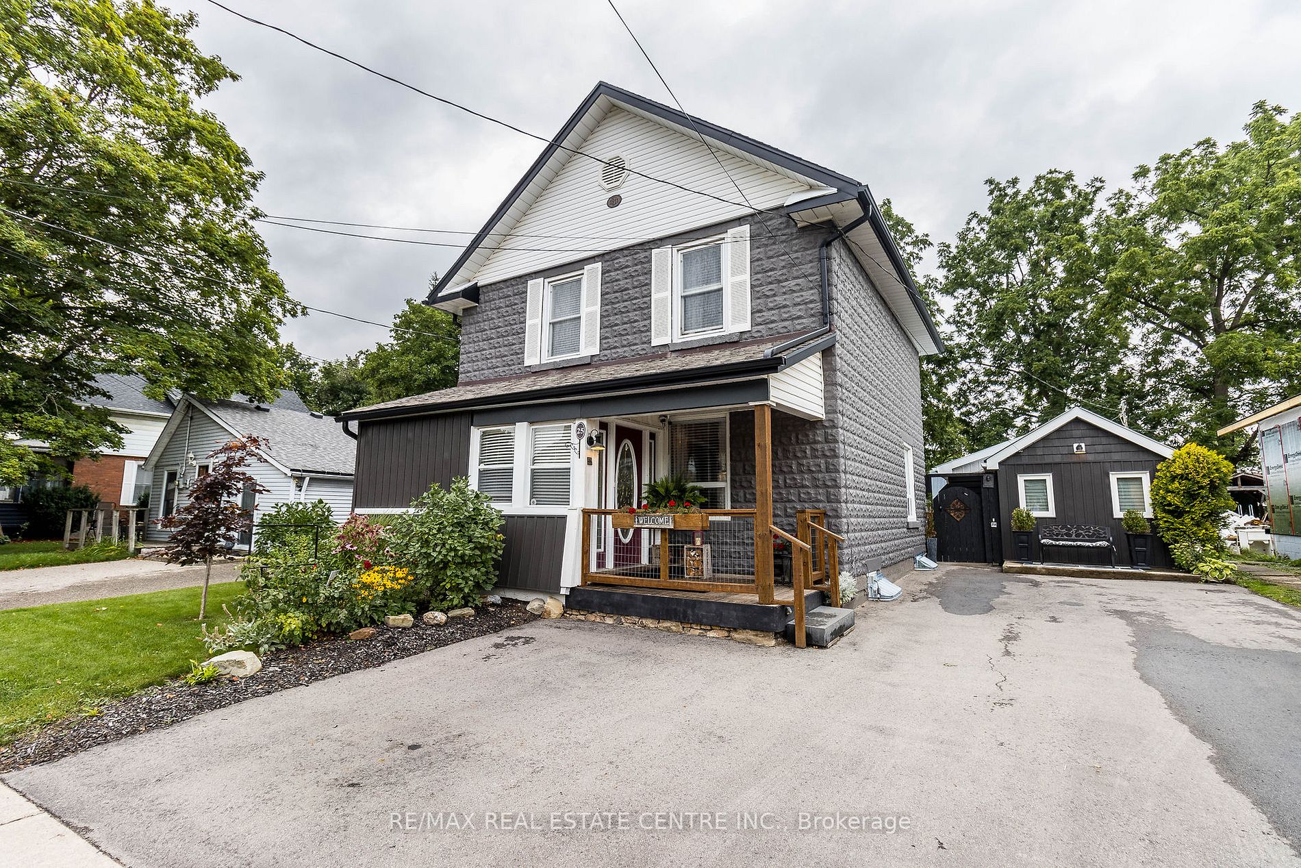 25 Victoria St