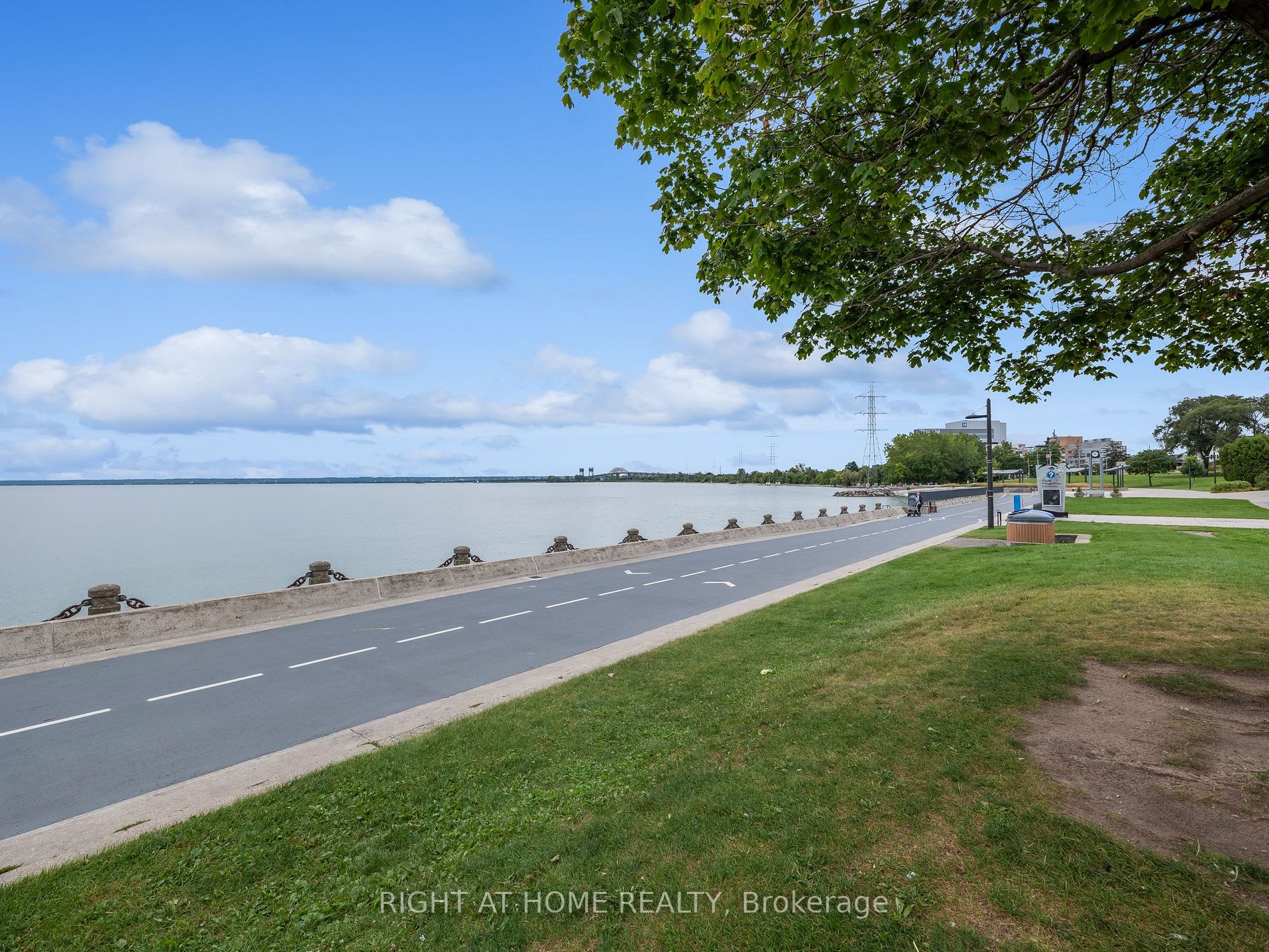 551 Maple Avenue, #615