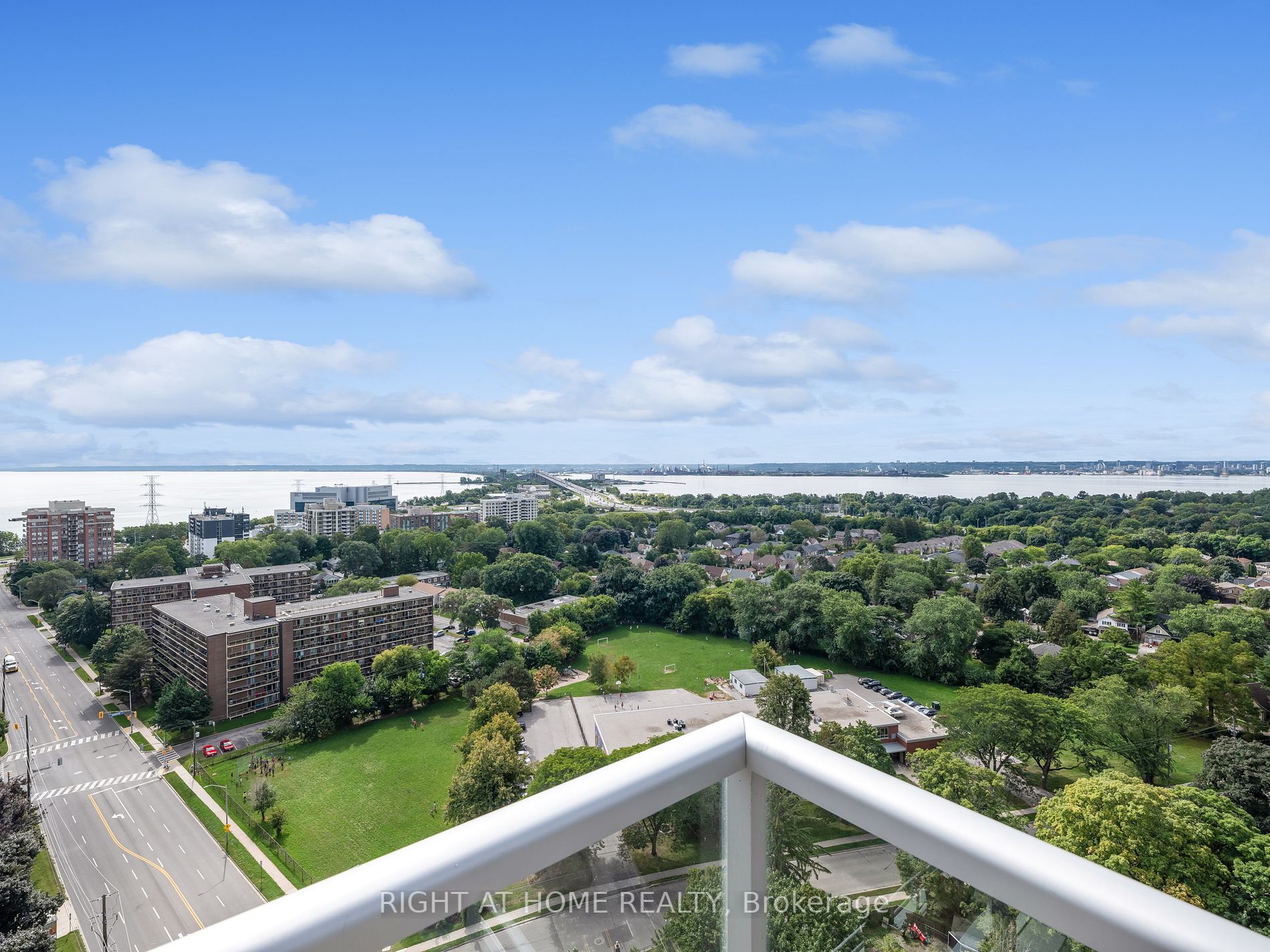 551 Maple Avenue, #615