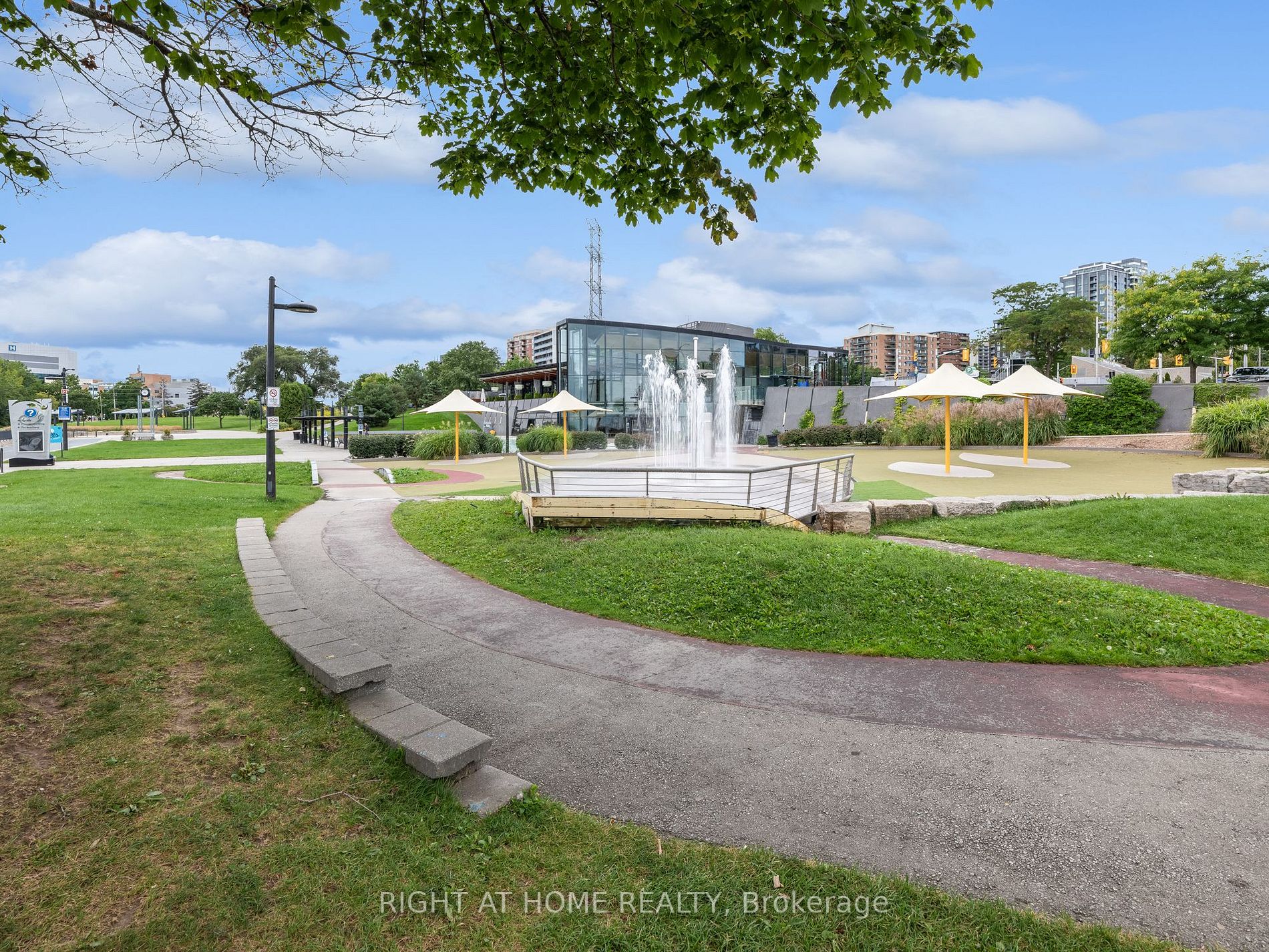 551 Maple Avenue, #615