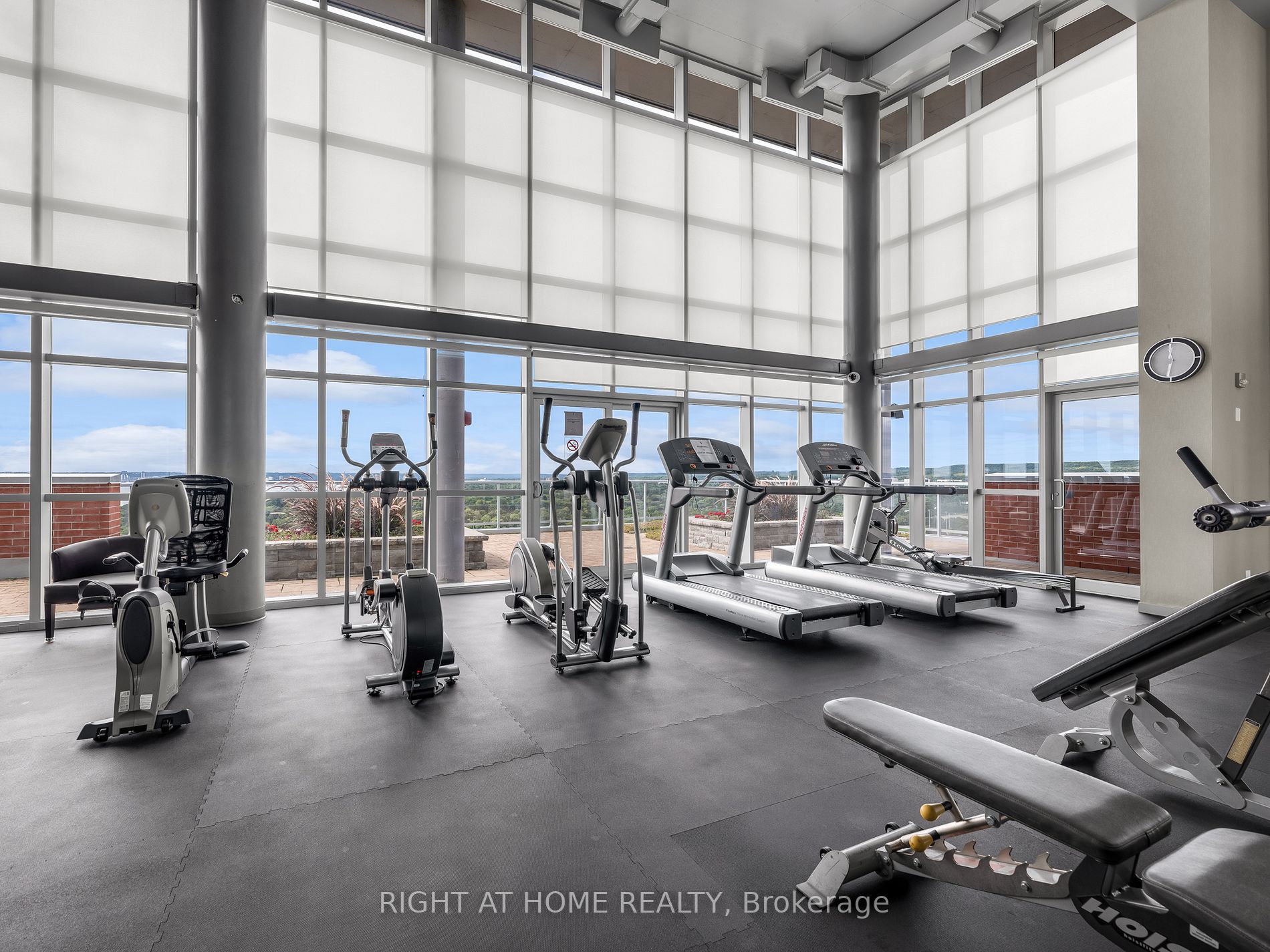 551 Maple Avenue, #615