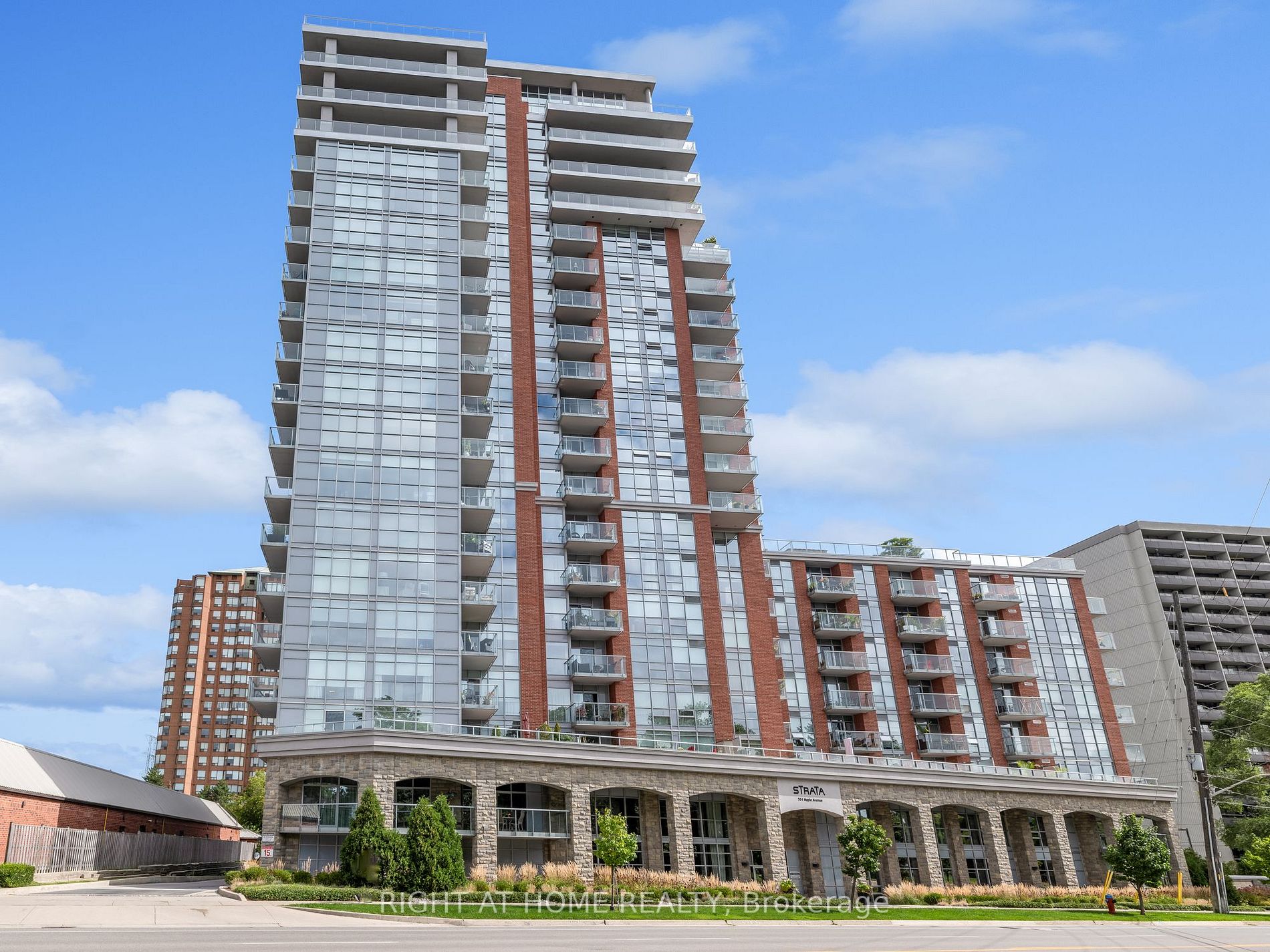 551 Maple Avenue, #615