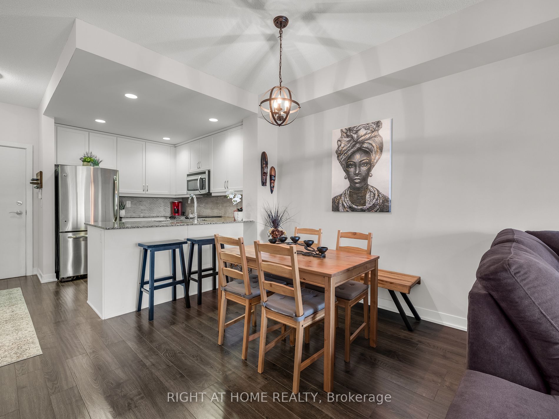551 Maple Avenue, #615