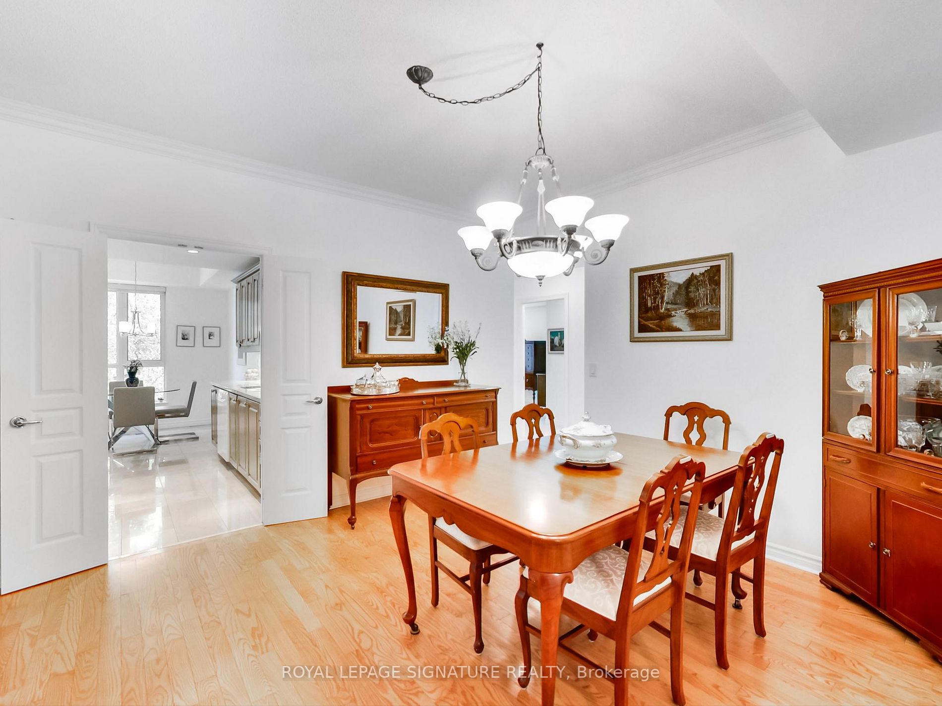 2662 Bloor St W, #406
