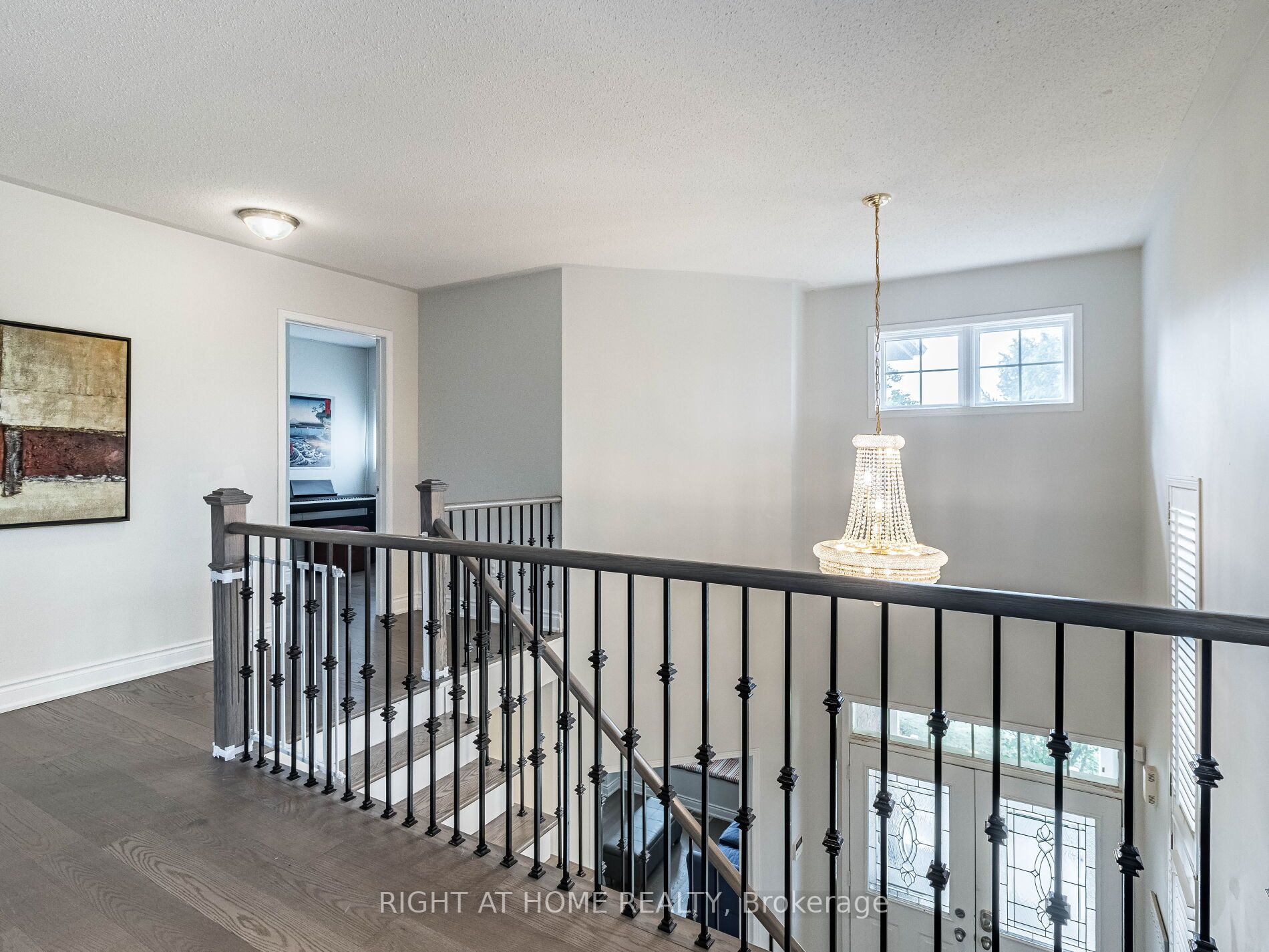 5261 Eaglesview Dr