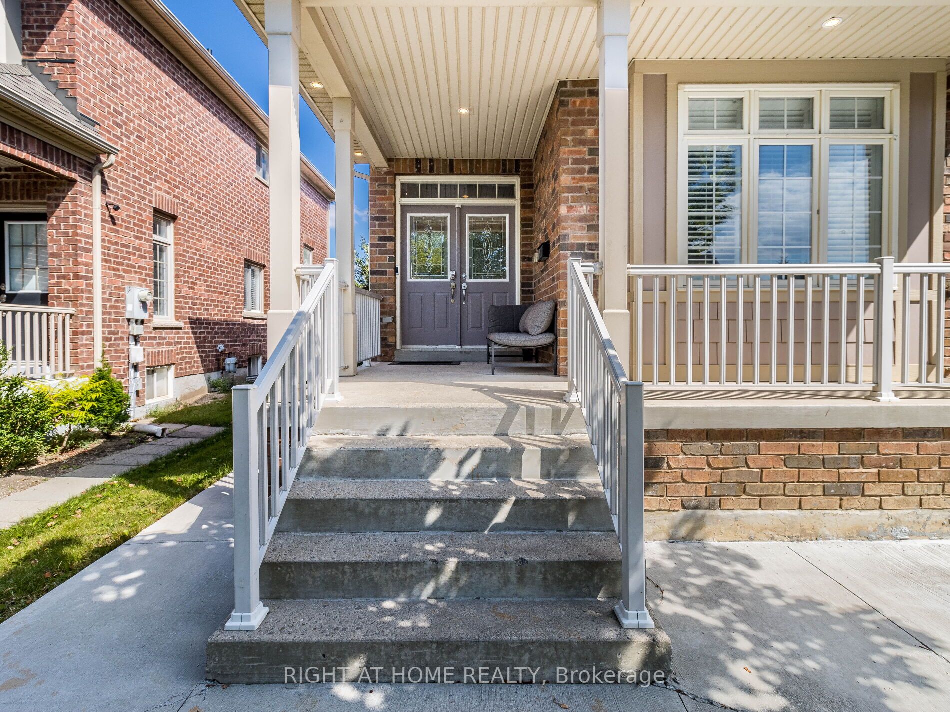 5261 Eaglesview Dr