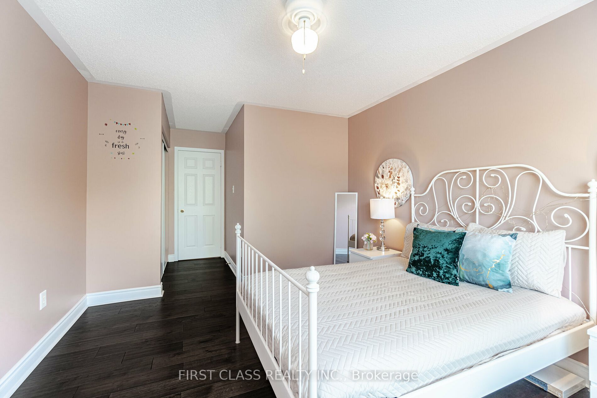 41 Apple Blossom Crescent