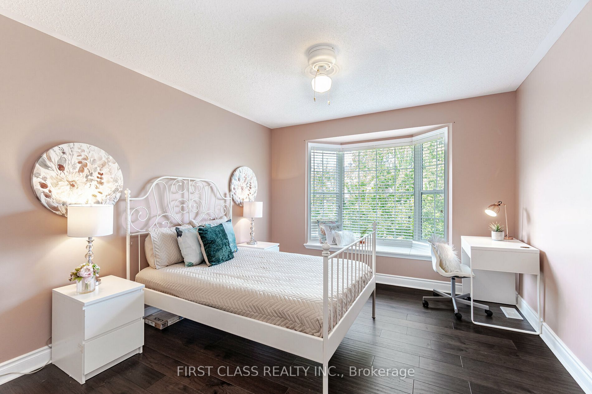 41 Apple Blossom Crescent