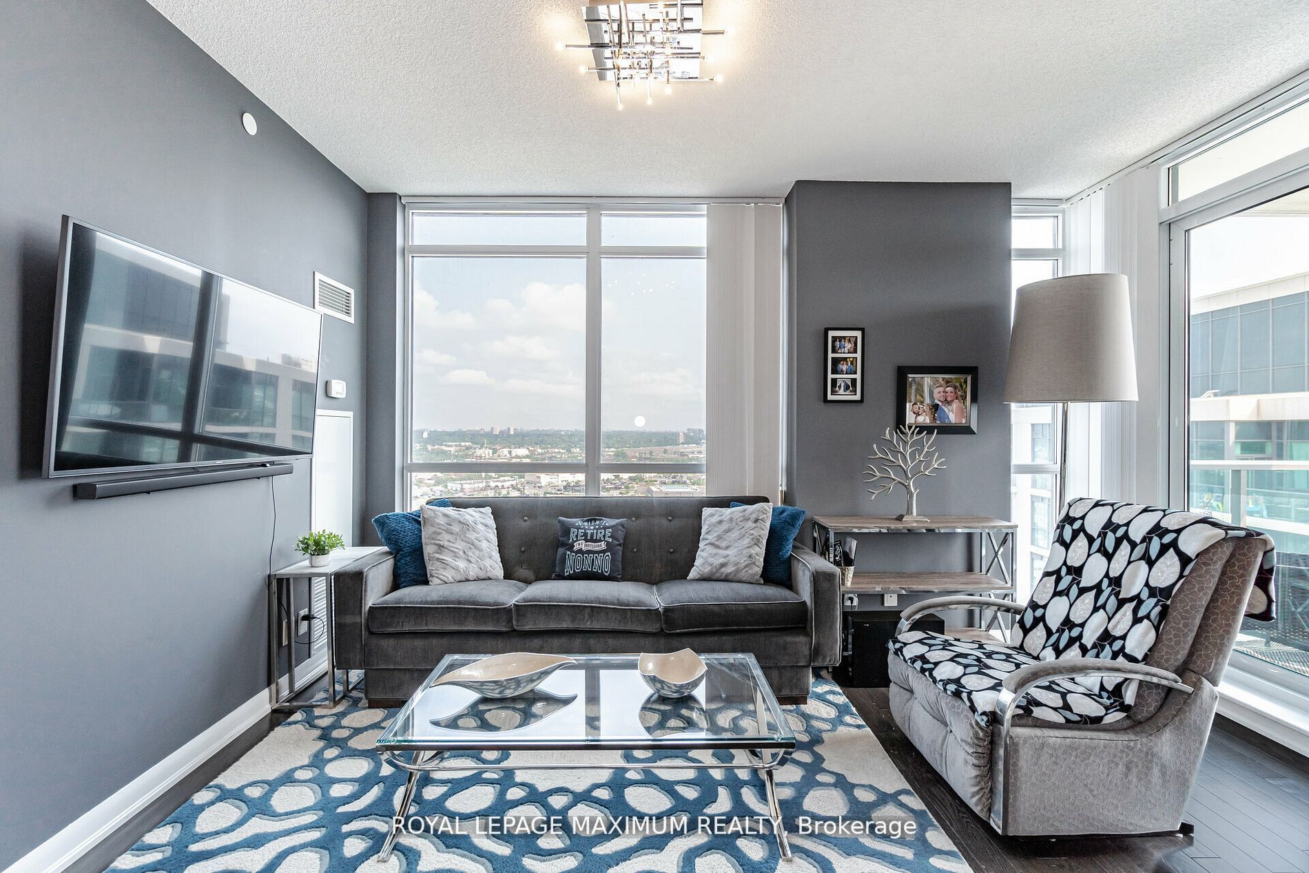 215 Sherway Gardens Rd, #2510