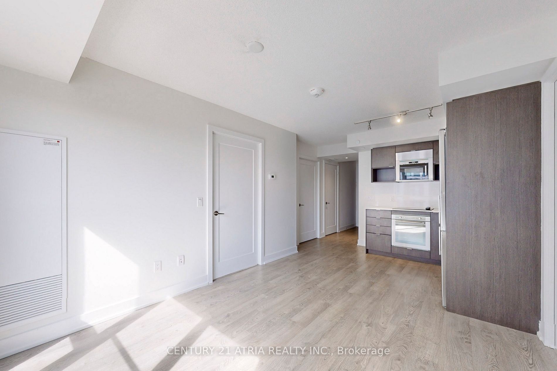 7 Mabelle Ave, #1501