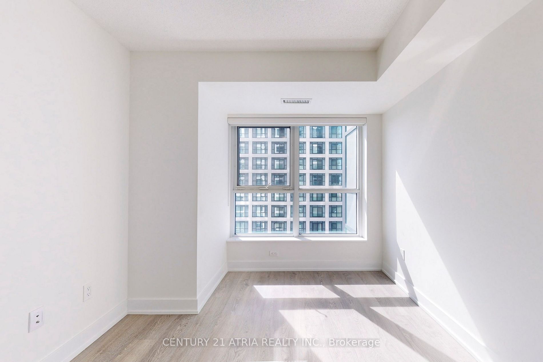 7 Mabelle Ave, #1501