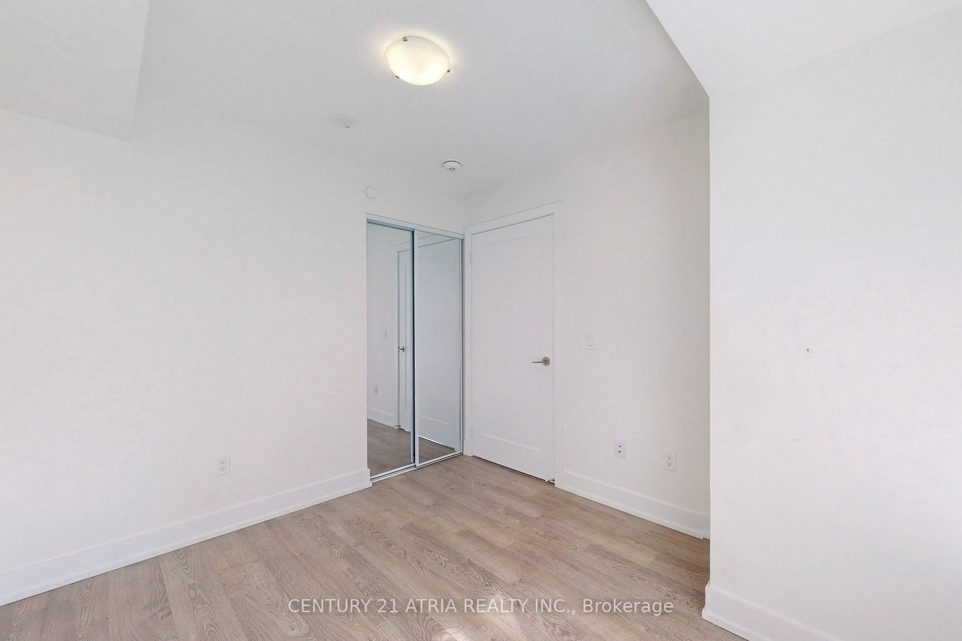 7 Mabelle Ave, #1501
