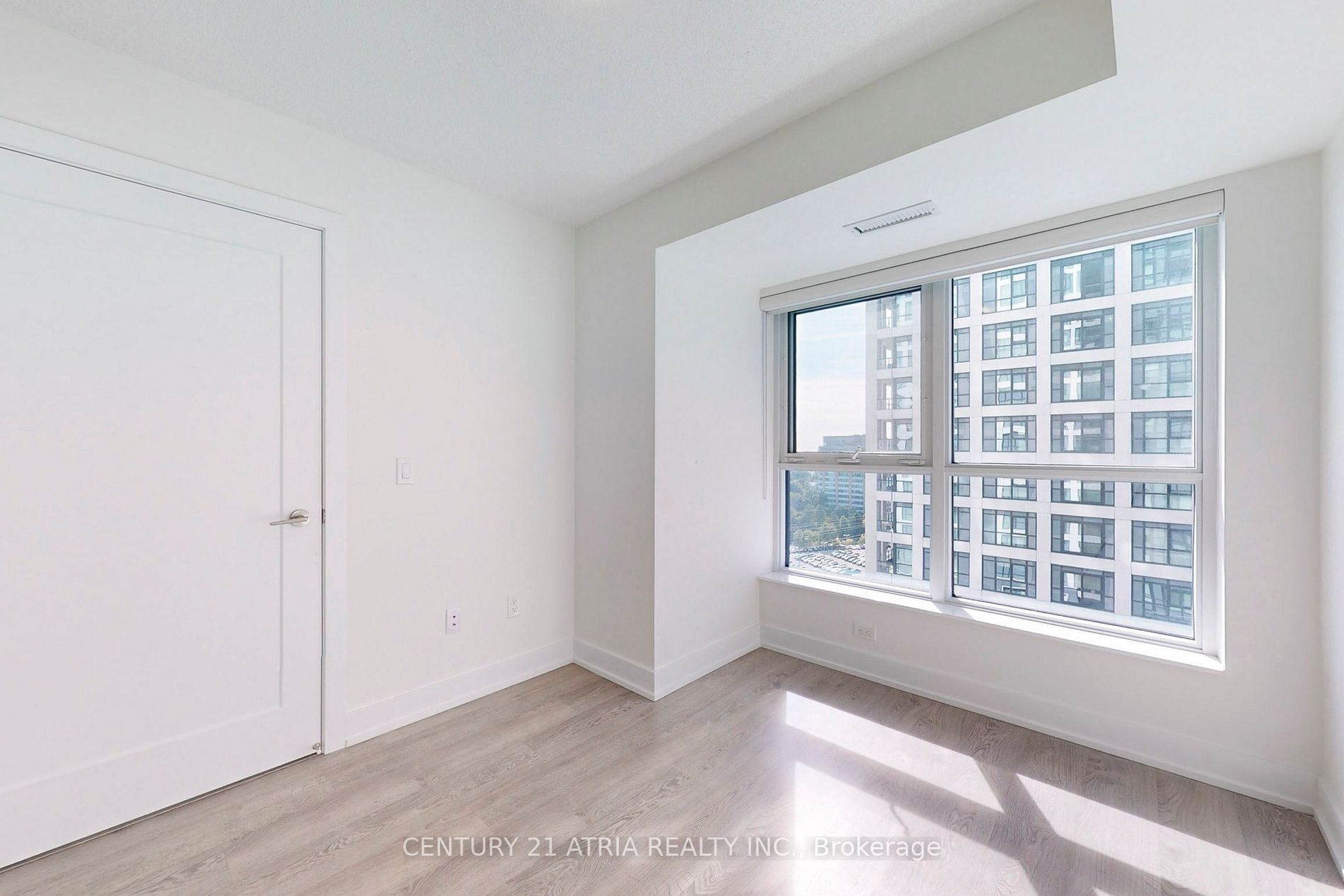 7 Mabelle Ave, #1501
