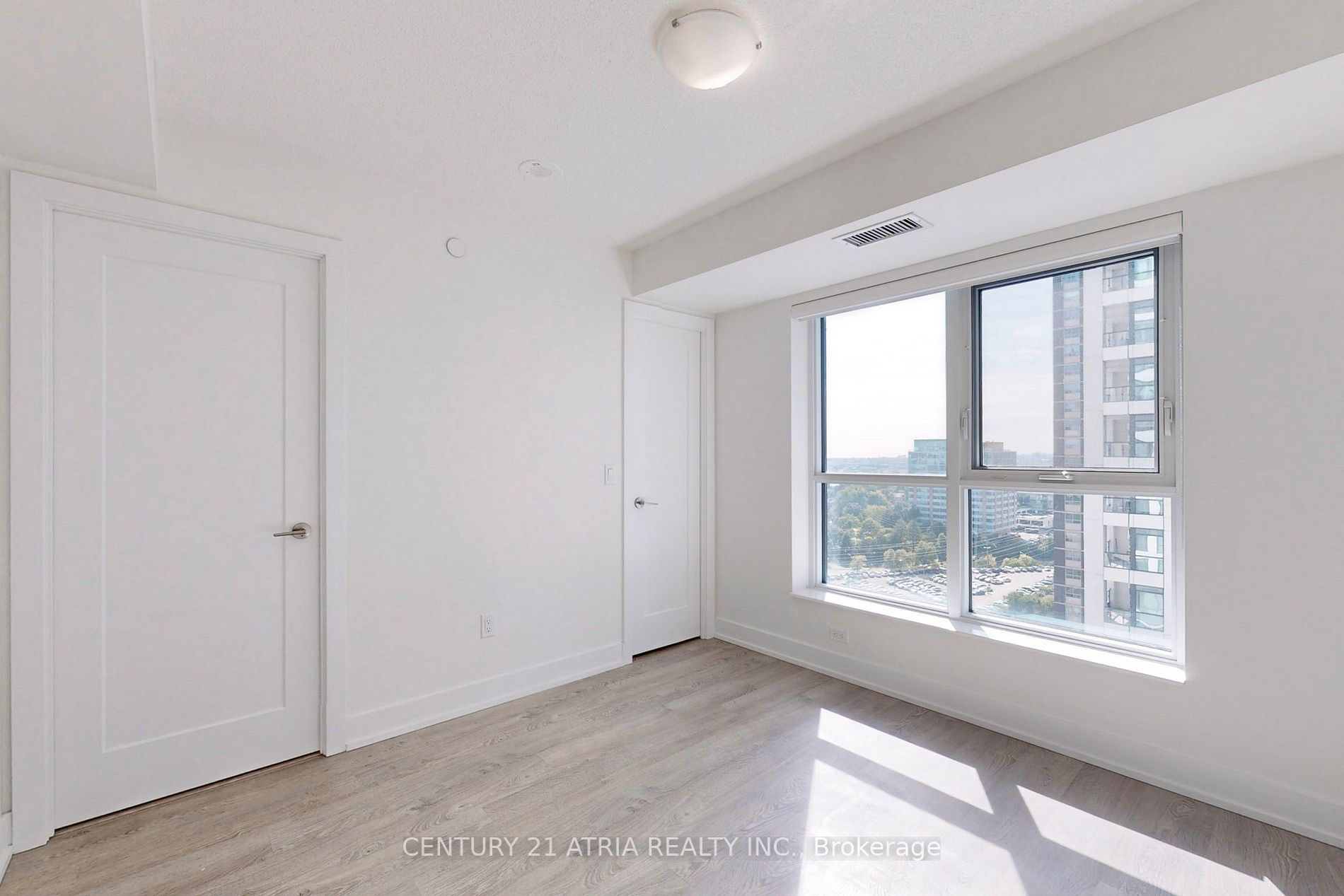 7 Mabelle Ave, #1501